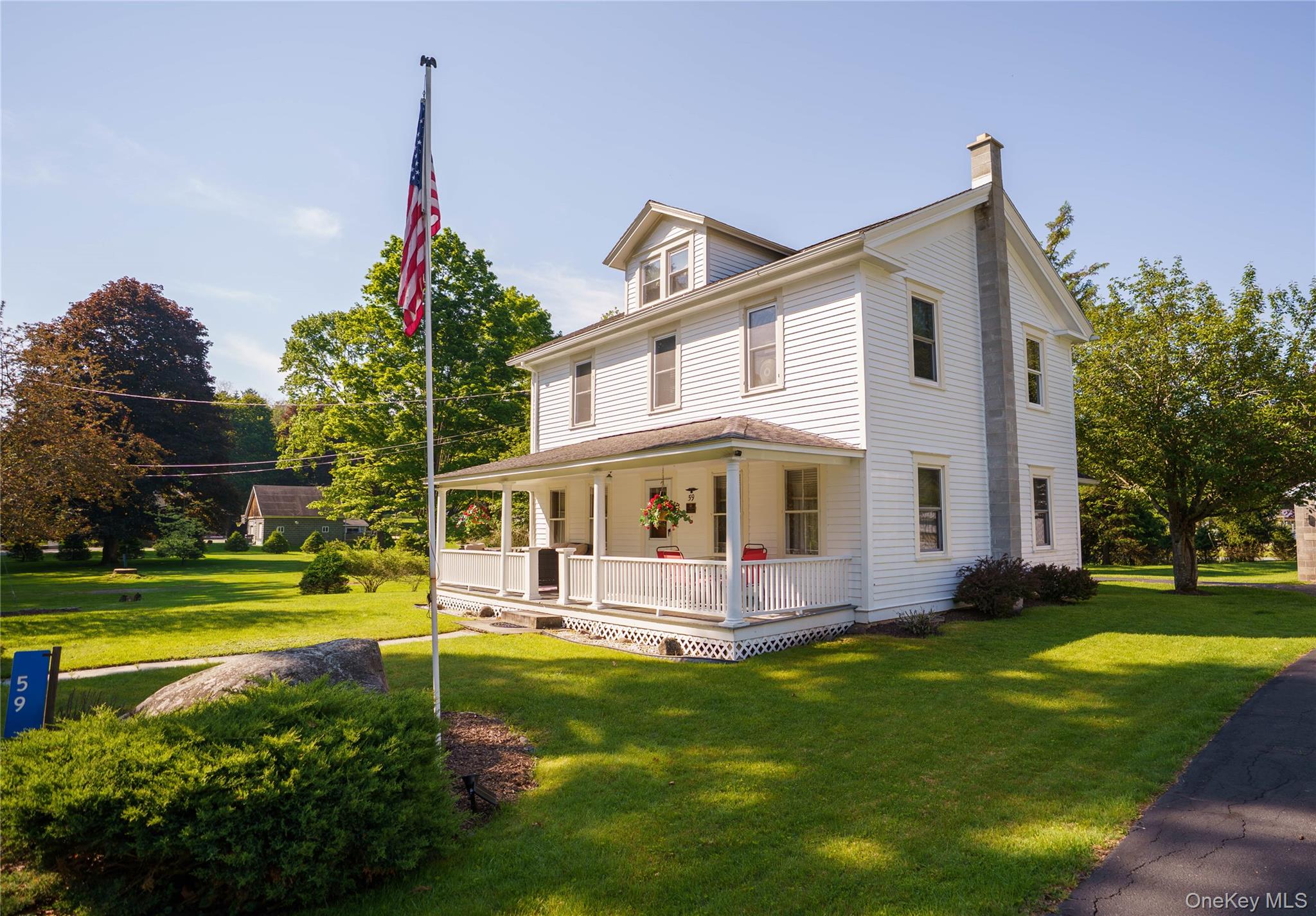 59 2nd Avenue – For Sale photo 2