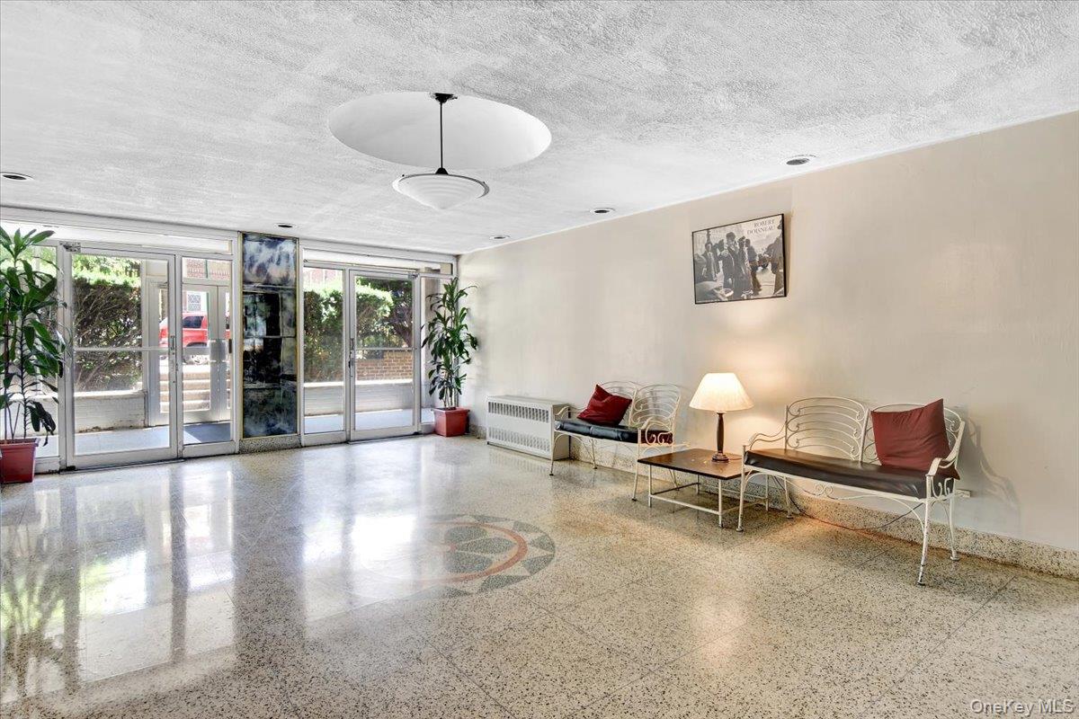 2835 Webb Avenue, Unit 4B photo 9