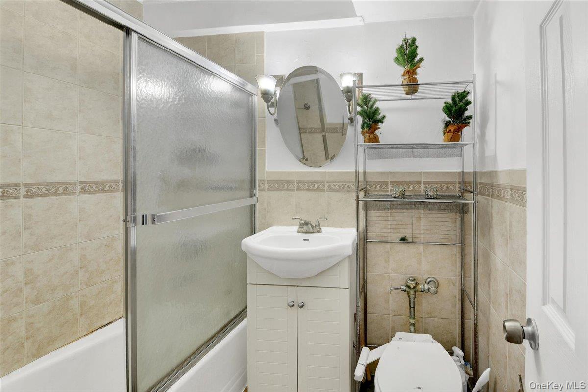2835 Webb Avenue, Unit 4B photo 8