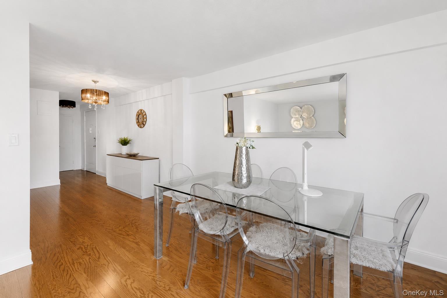 2835 Webb Avenue, Unit 4B photo 2