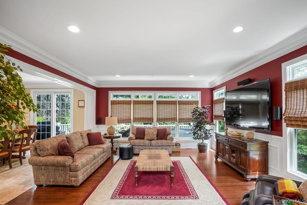899 Harbor View Road – For Sale photo 8