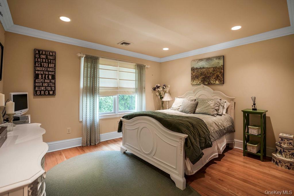 899 Harbor View Road – For Sale photo 17