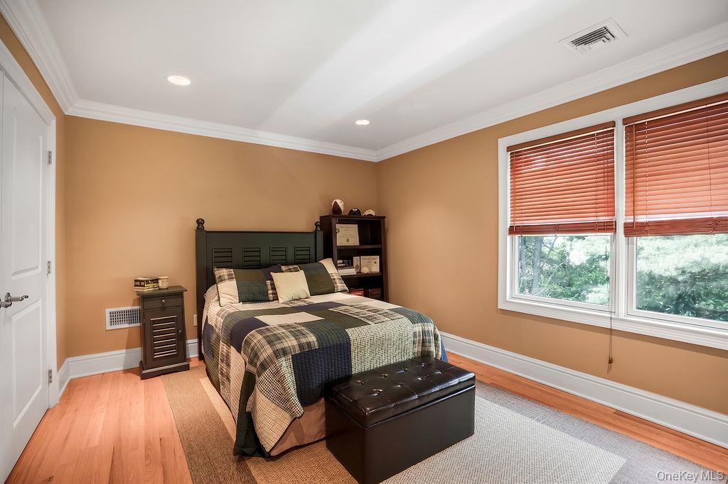 899 Harbor View Road – For Sale photo 19