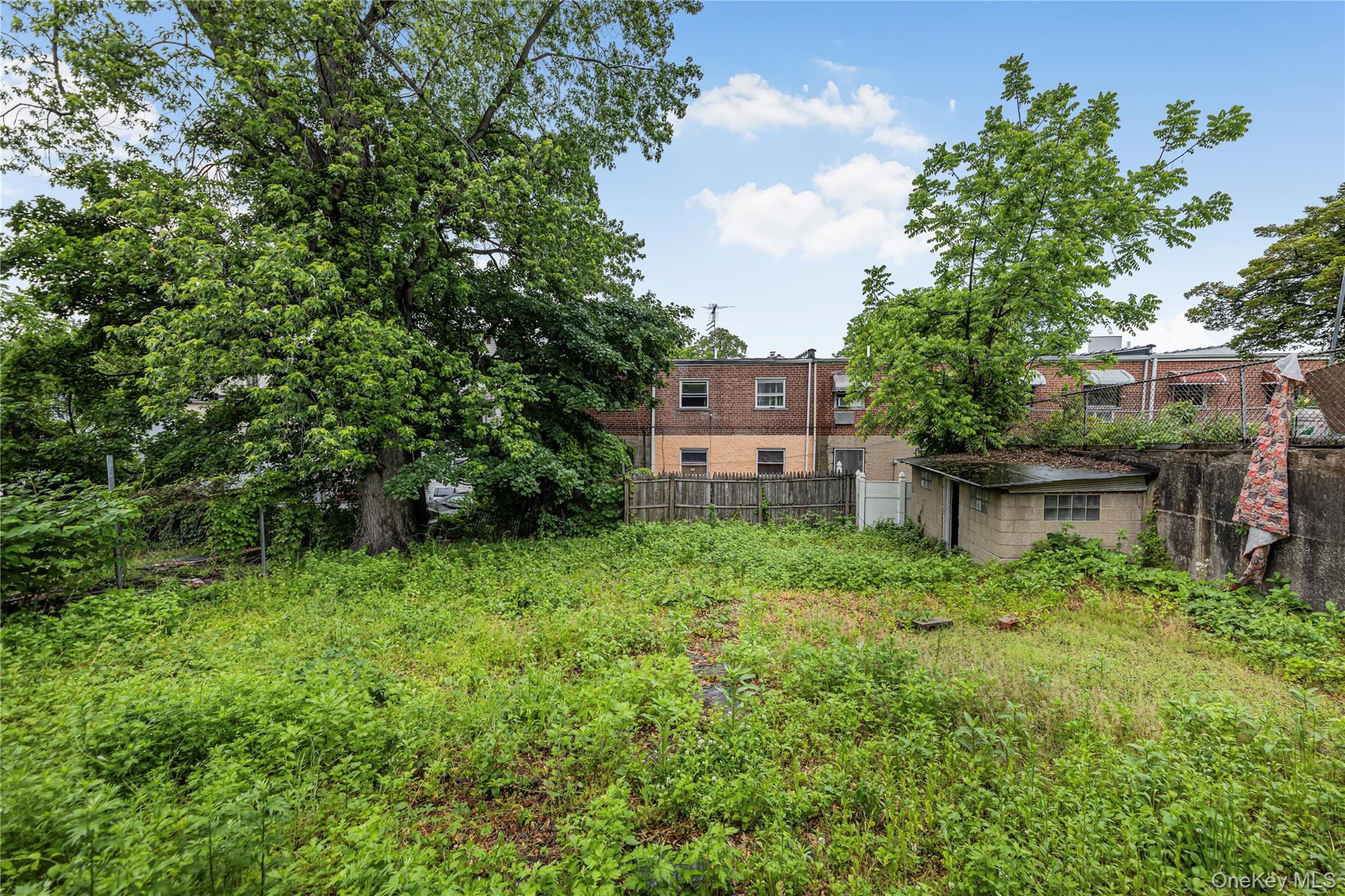 4733 Carpenter Avenue – For Sale photo 2