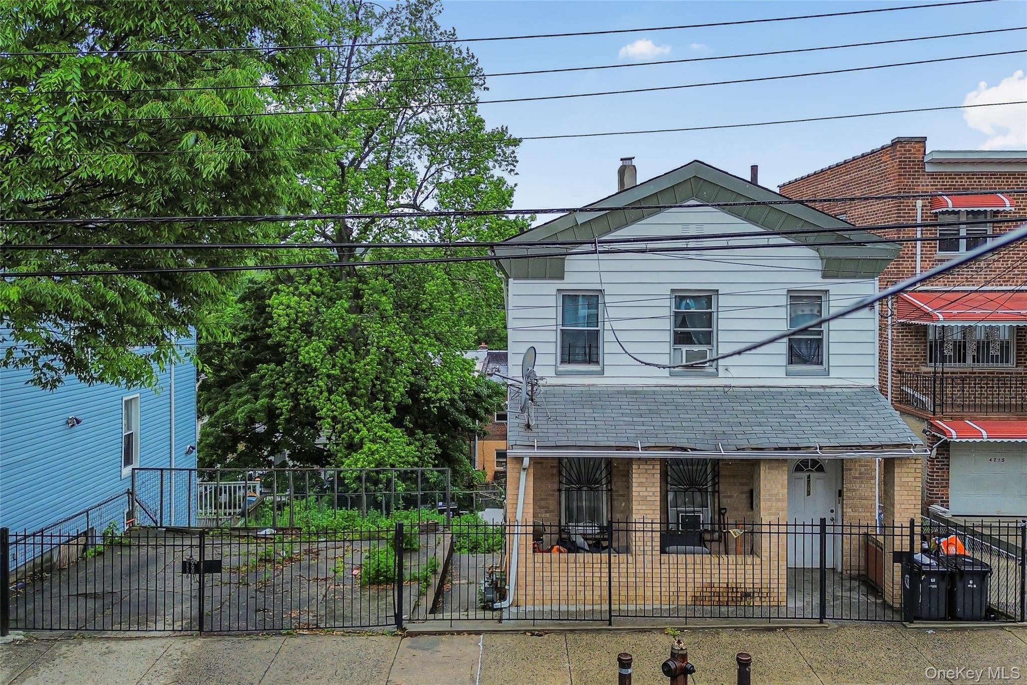 4733 Carpenter Avenue – For Sale photo 4