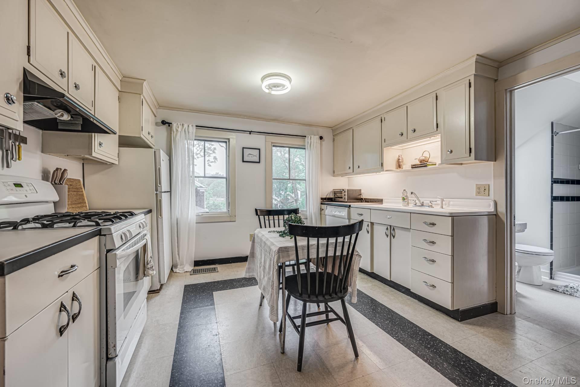 20 Sanford Place – For Rent photo 3