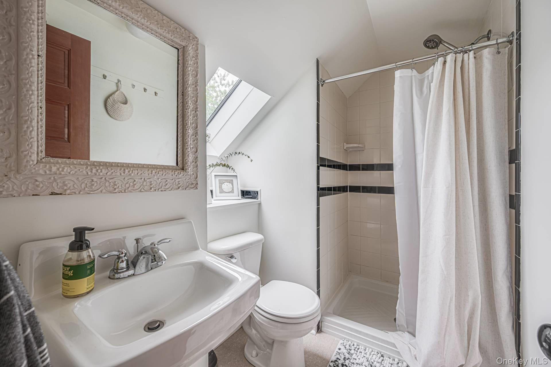 20 Sanford Place – For Rent photo 7