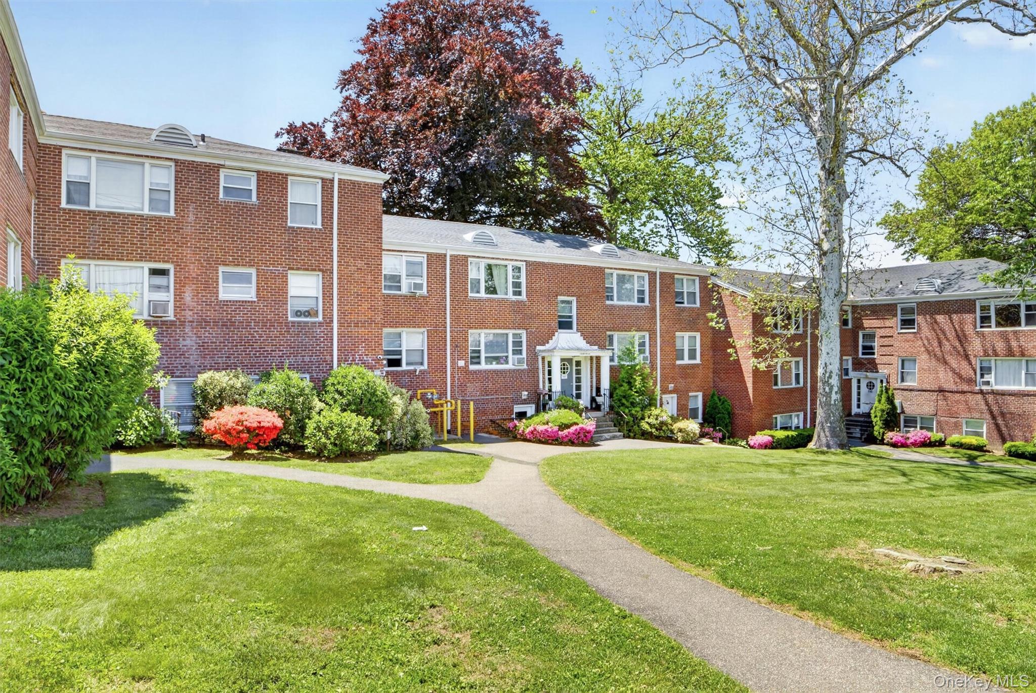 205 W Post Road, Unit E-1-O photo 2