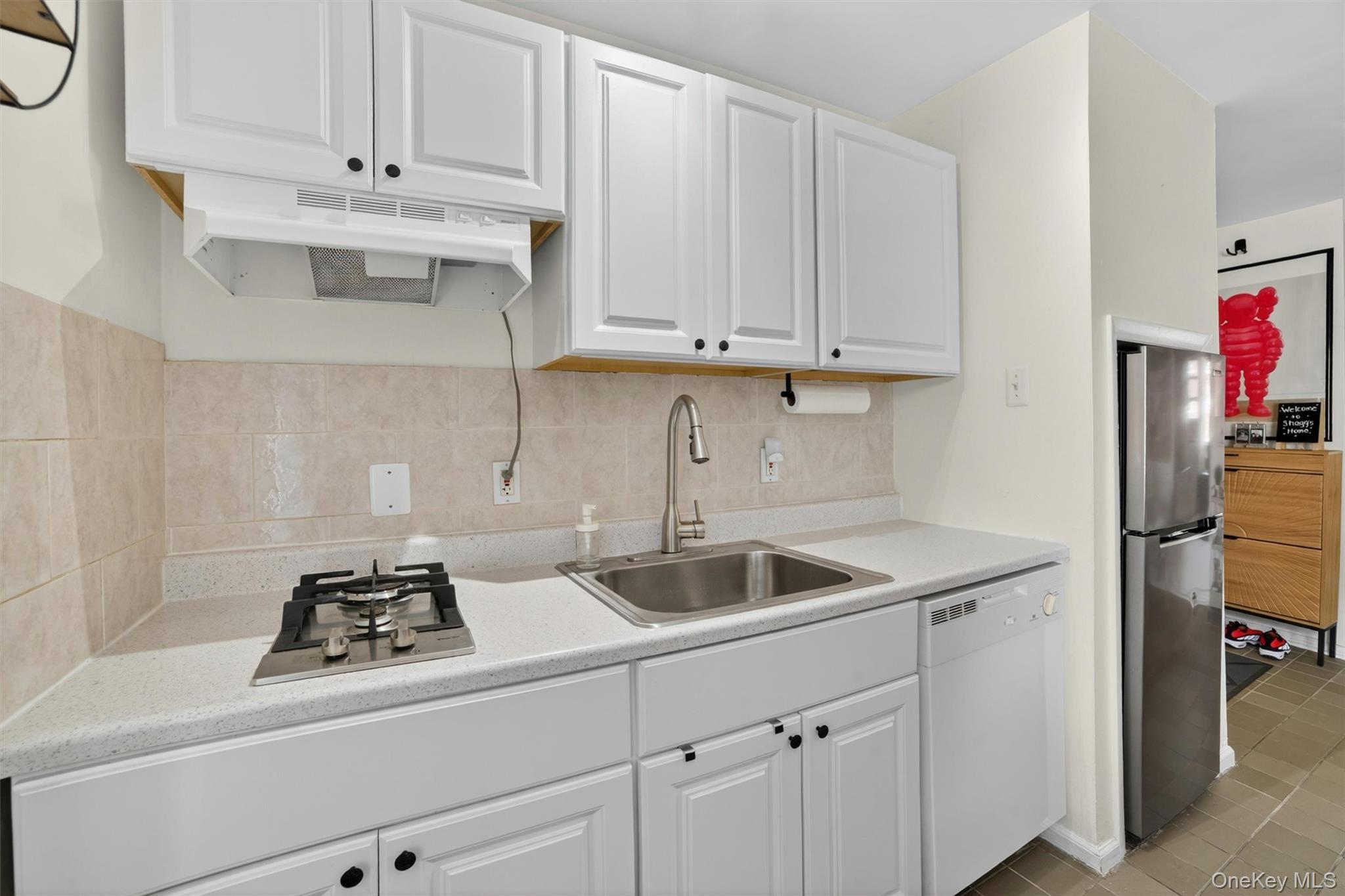 205 W Post Road, Unit E-1-O photo 9