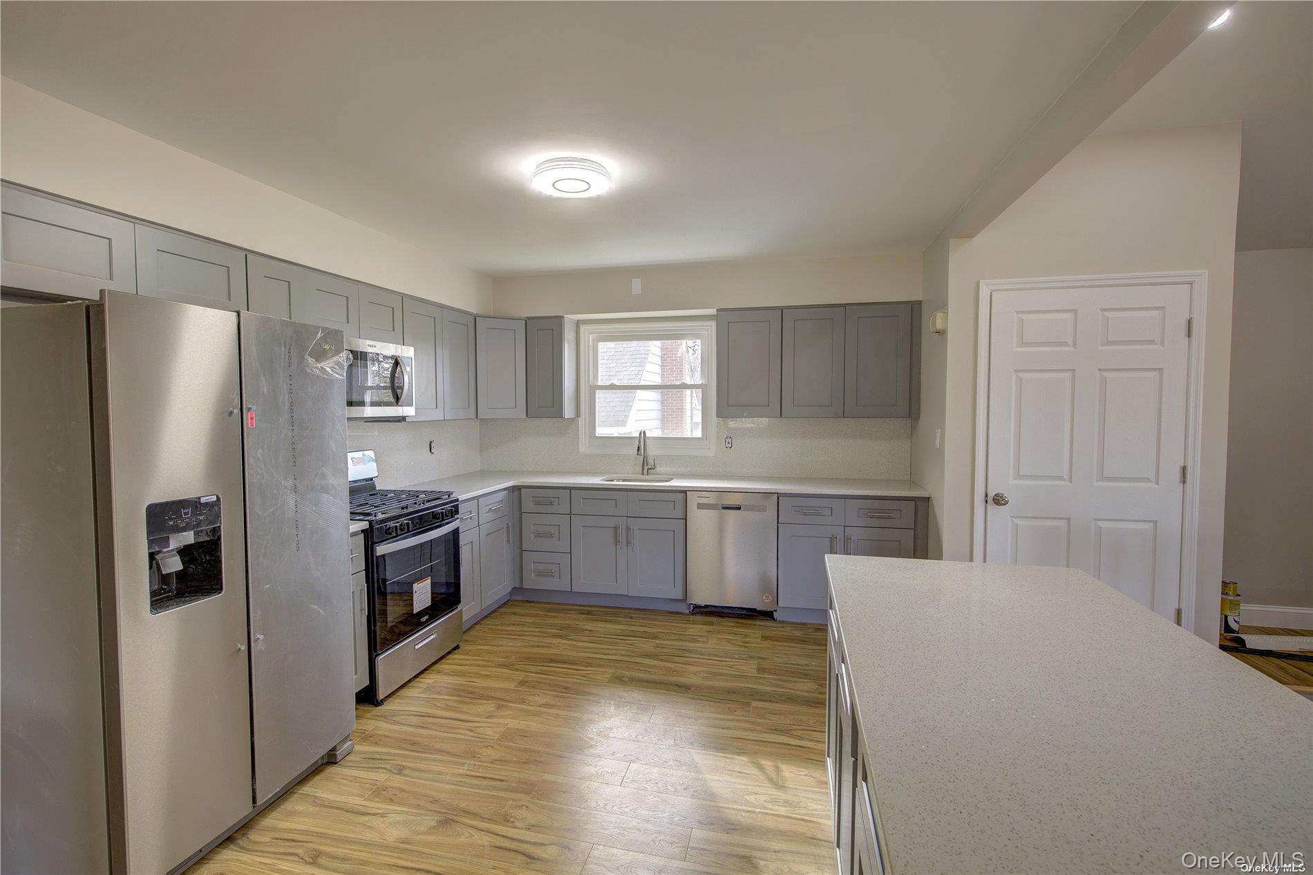 207 Catherine Avenue – For Rent photo 3