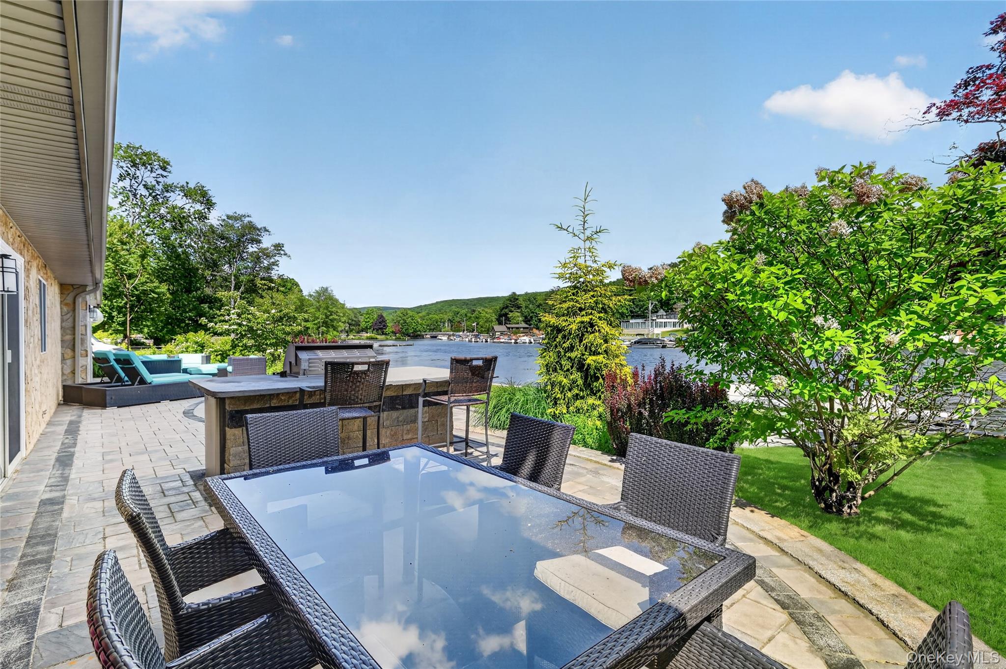 2 Grove Avenue – For Sale photo 32