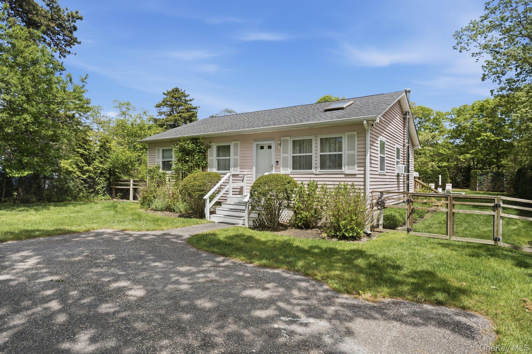 98 Peters Lane – For Rent photo 3