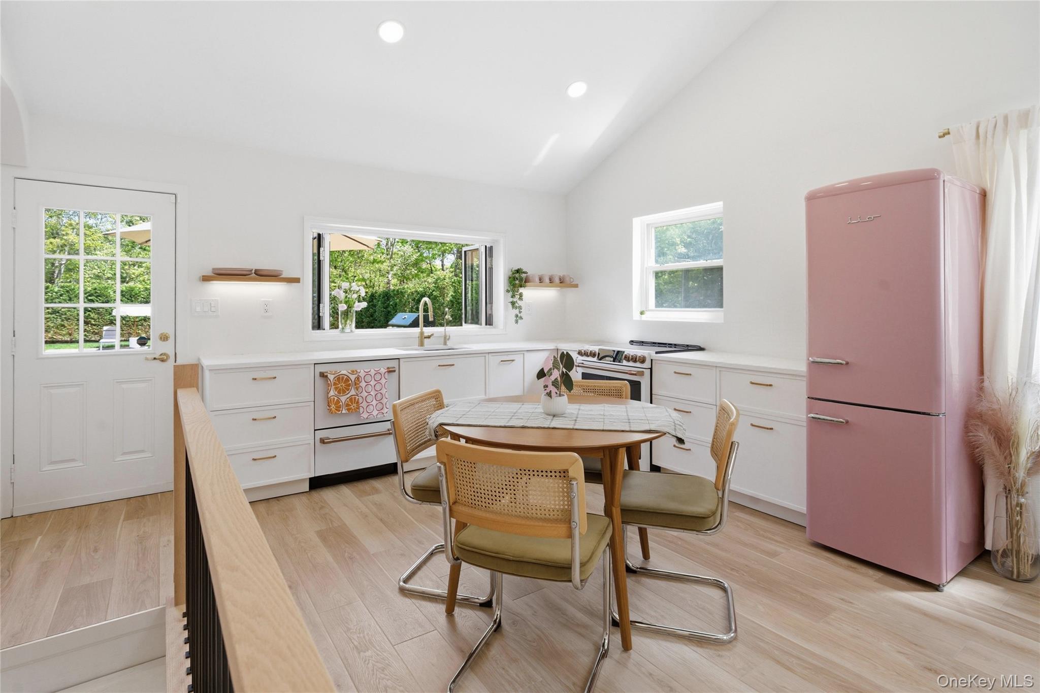 98 Peters Lane – For Rent photo 11