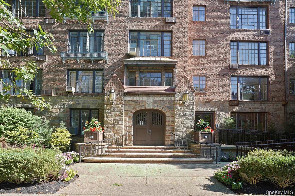 20 Continental Avenue, Unit 1-G