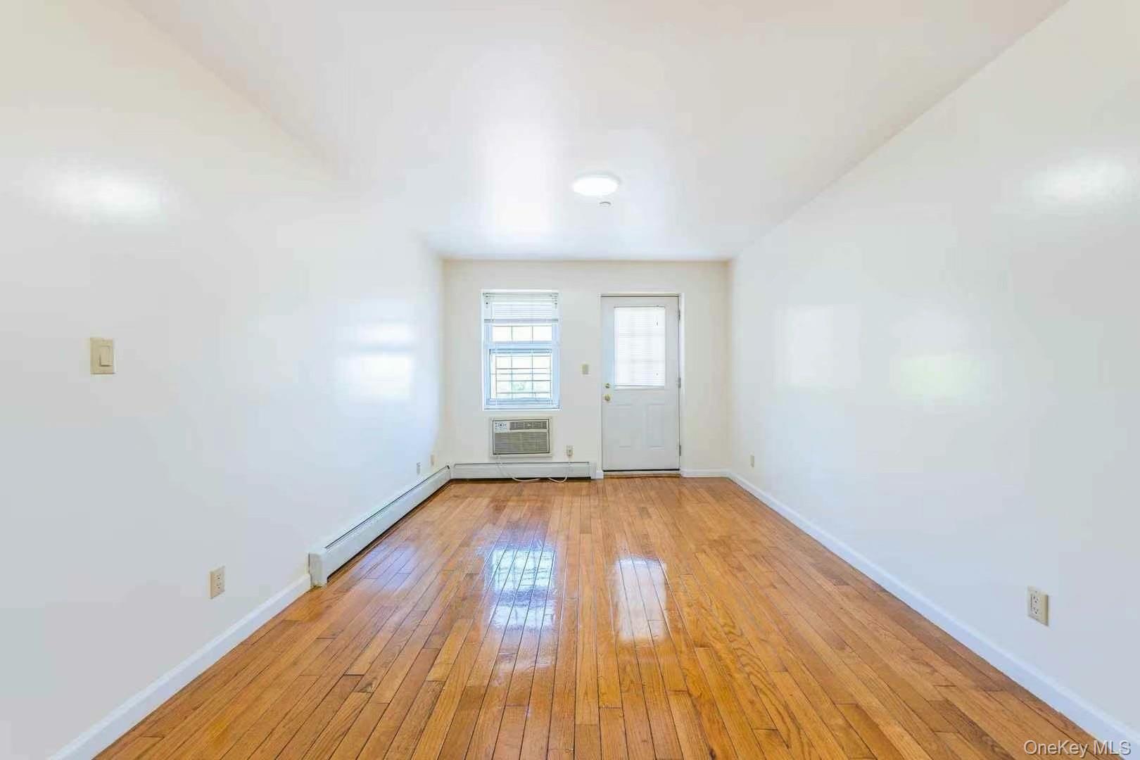 35-06 Leavitt Street, Unit 6C photo 3