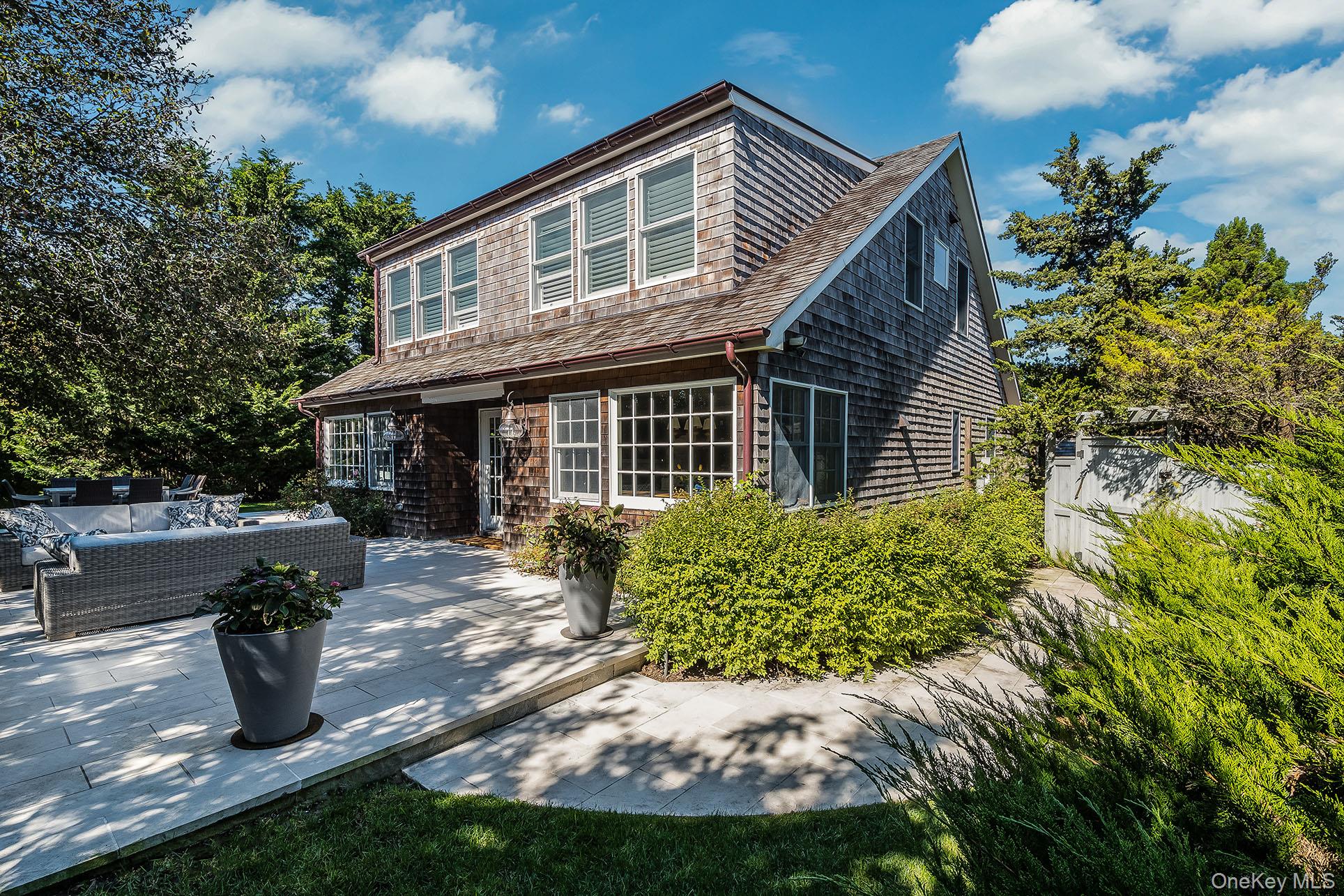 74 Hampton Lane – For Sale photo 2