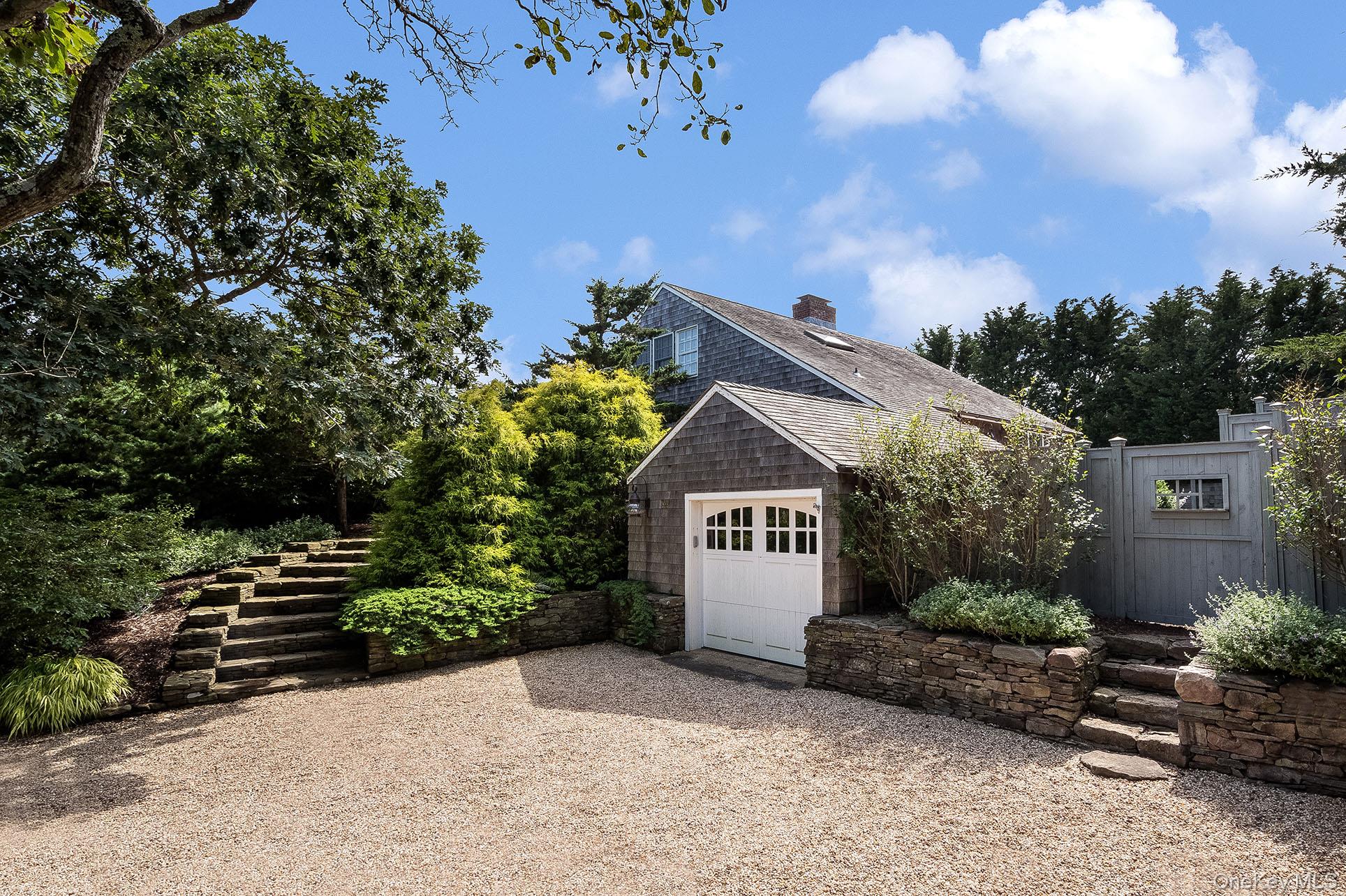 74 Hampton Lane – For Sale photo 4