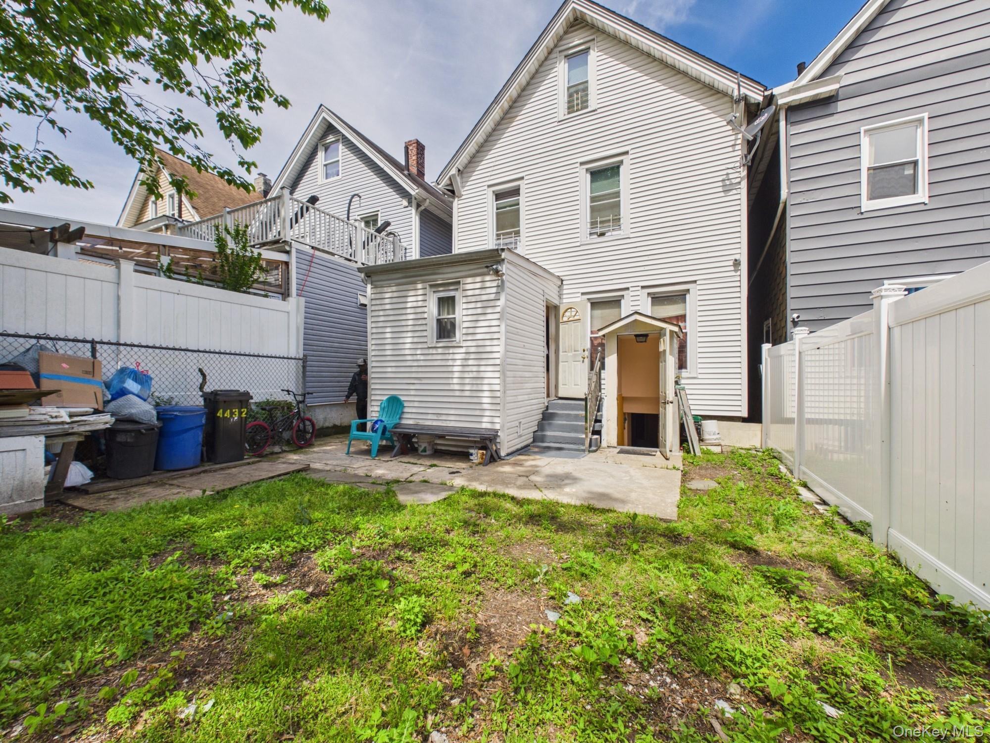4432 Carpenter Avenue – For Sale photo 3