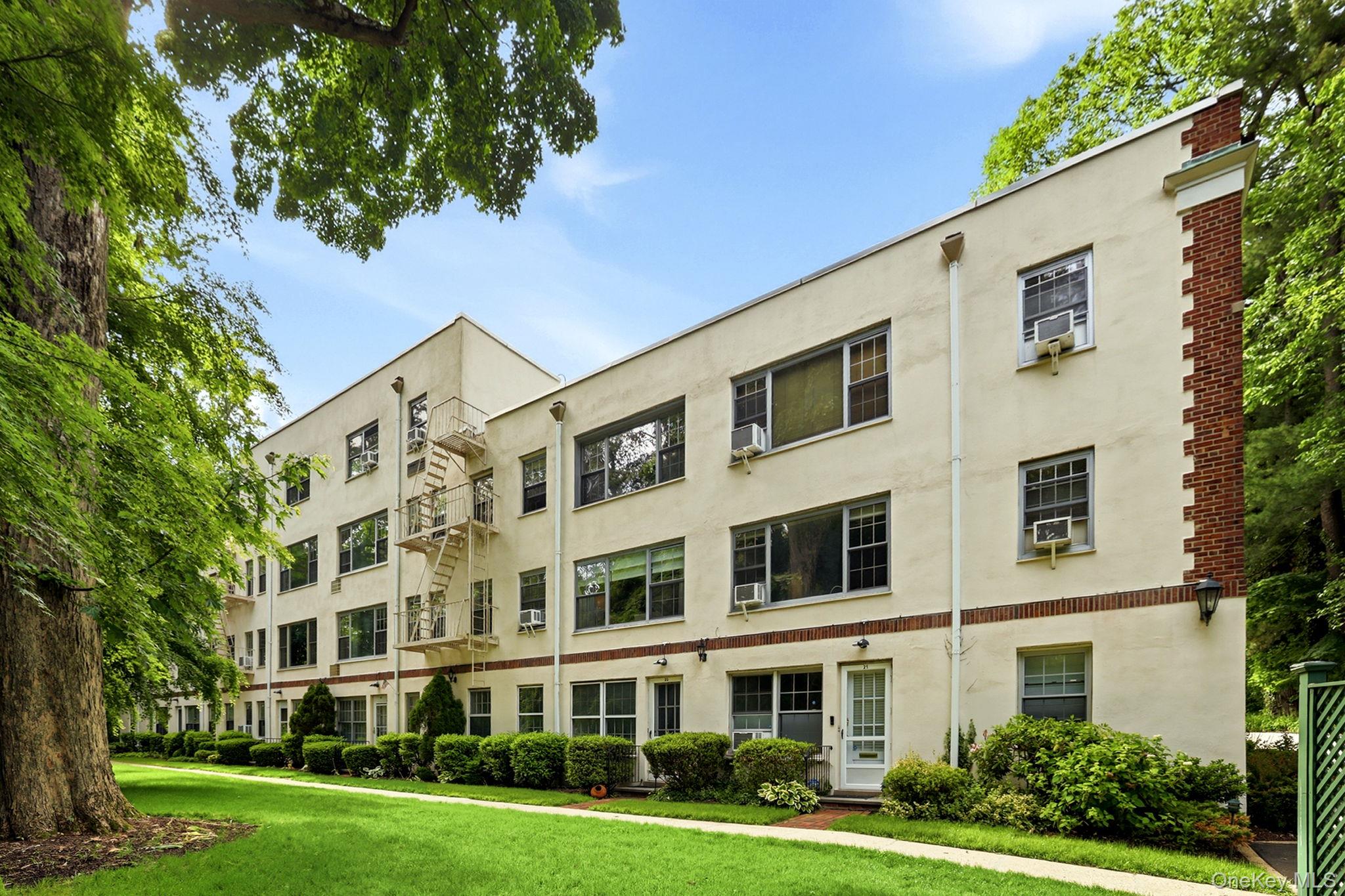 22 Alden Place, Unit 22