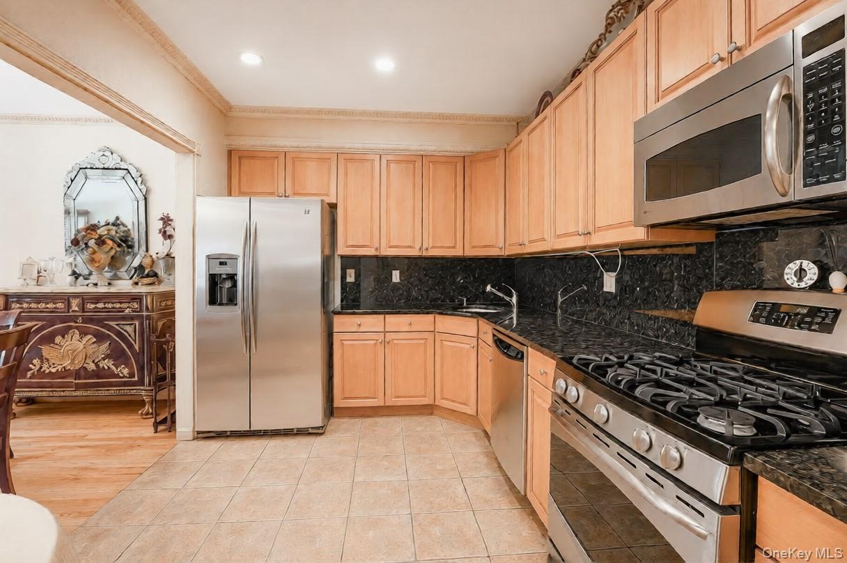 1513 Royce Street, Unit 2G photo 4