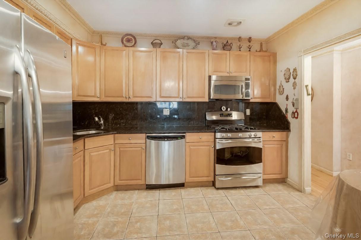 1513 Royce Street, Unit 2G photo 5