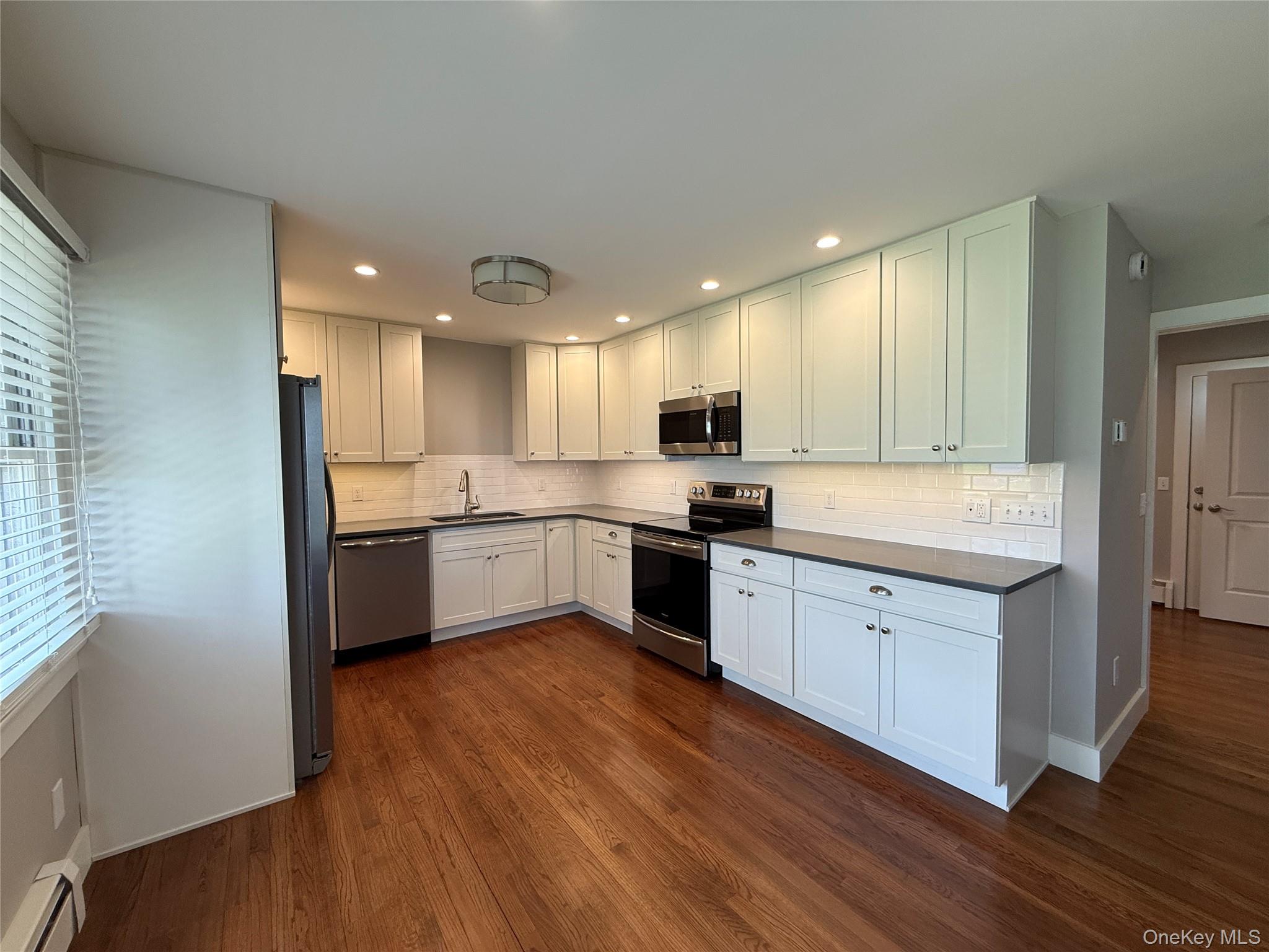 55075 Main Road, Unit Youngs Bld