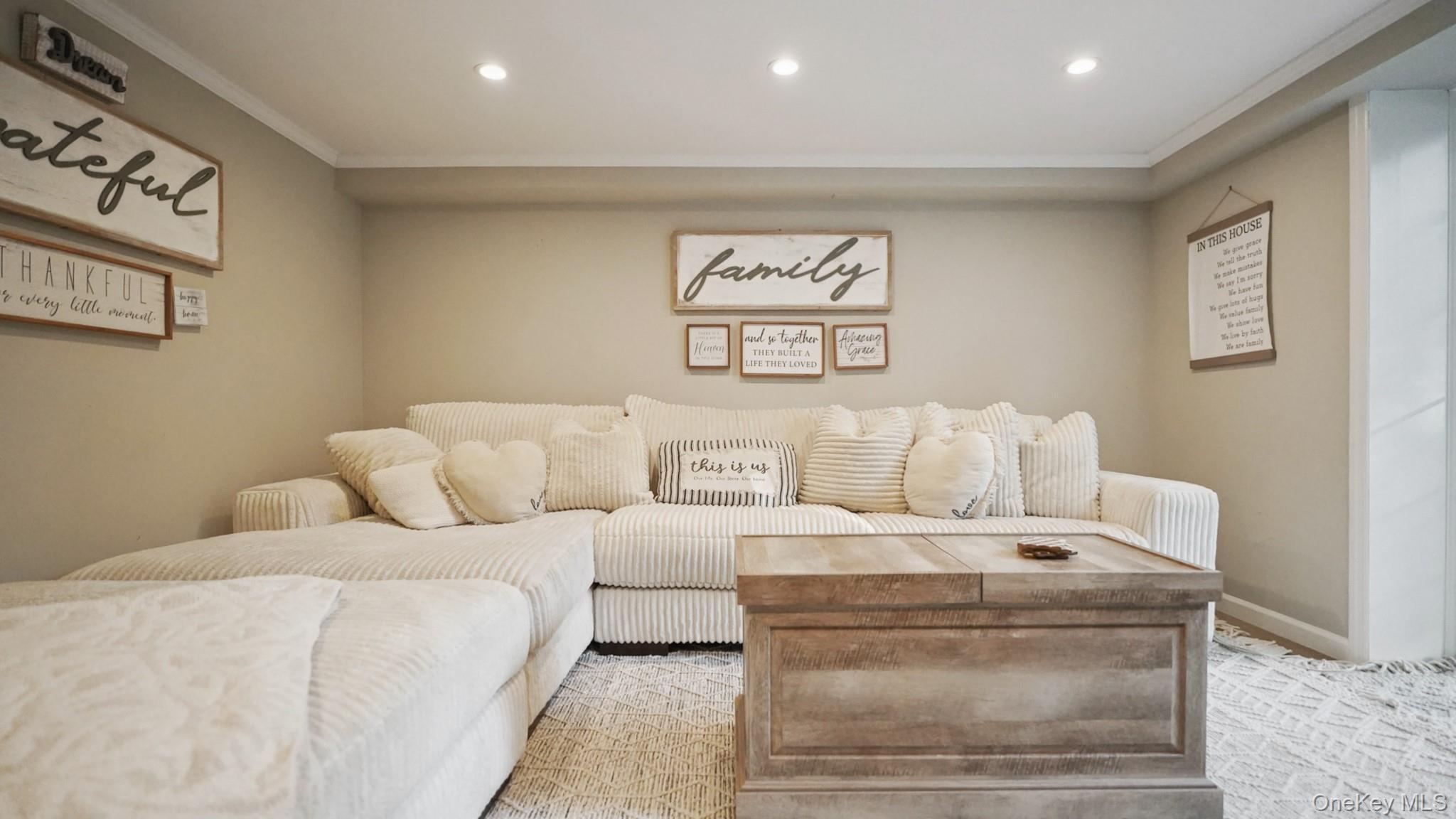 25 Manor Avenue – For Sale photo 29