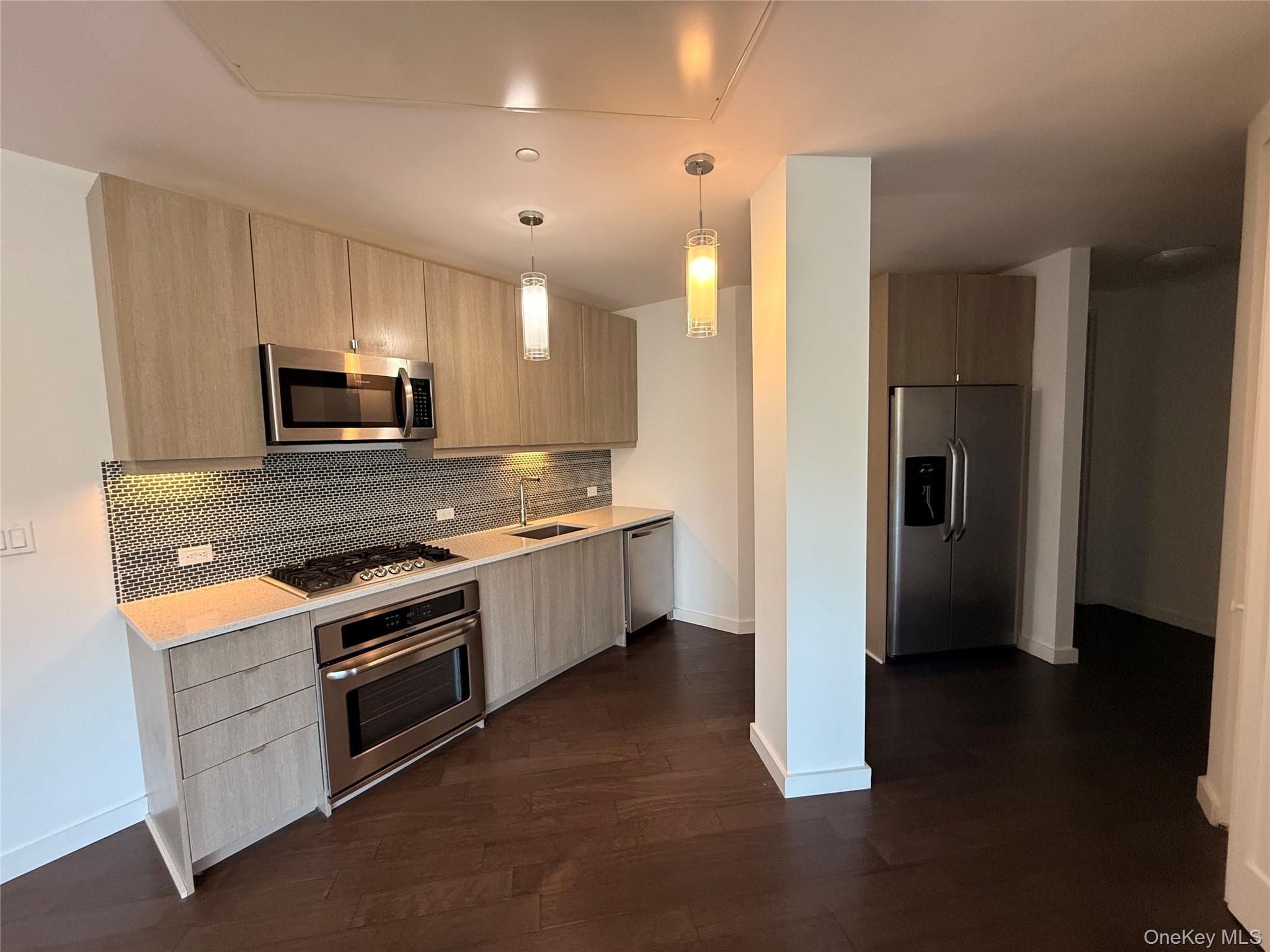 250 S Central Park Avenue, Unit 5i photo 6