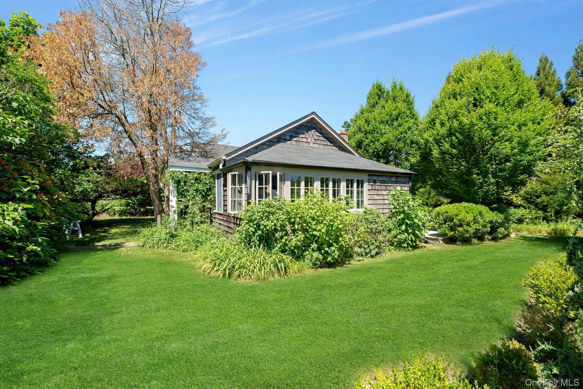1100 7th Street – For Sale