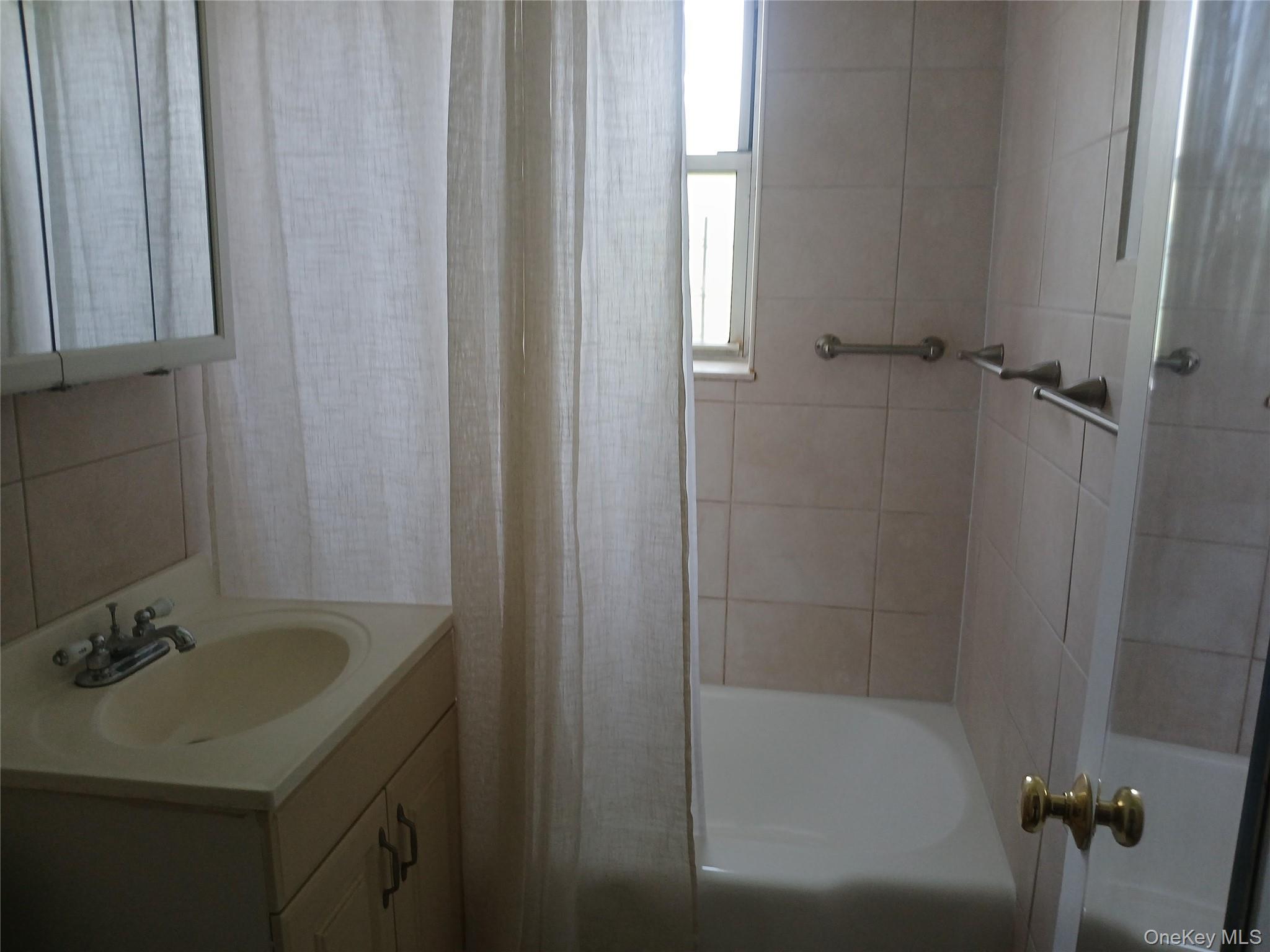 105-33 66 Avenue, Unit 6G photo 11