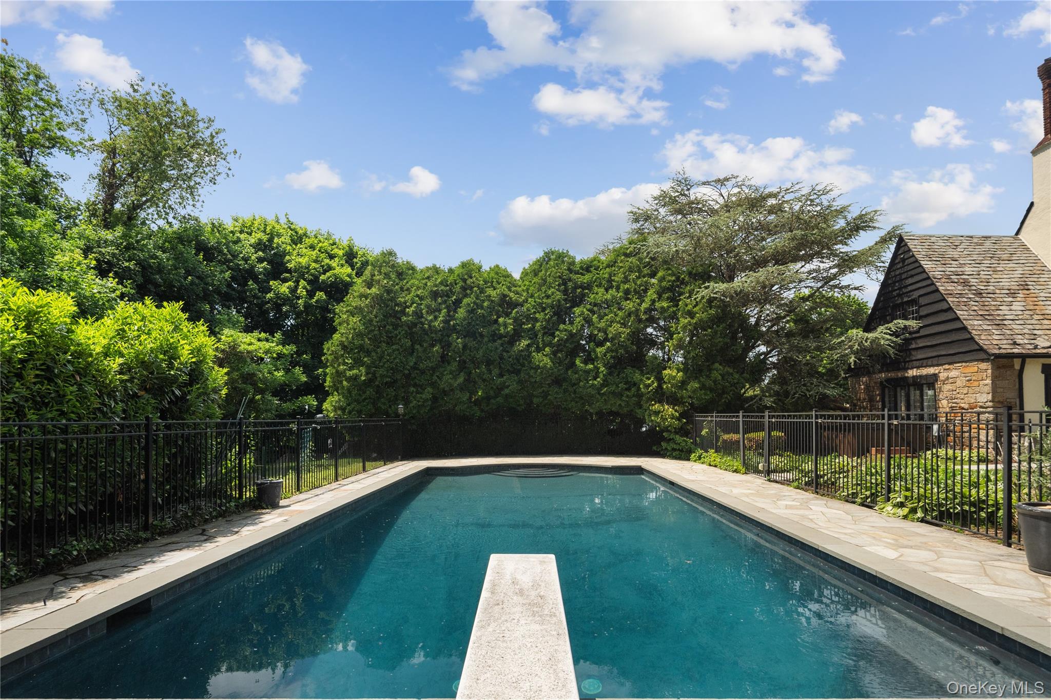 34 Hevelyne Road – For Sale photo 31