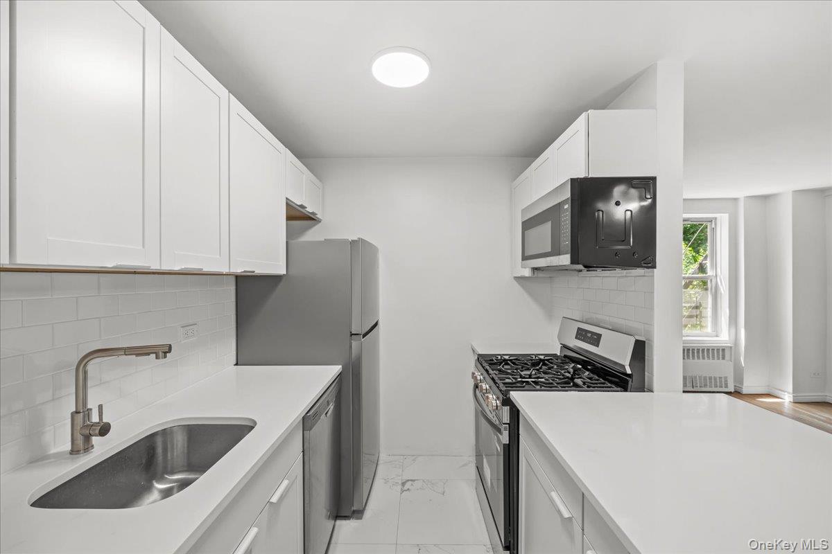 5425 Valles Avenue, Unit 4M photo 9