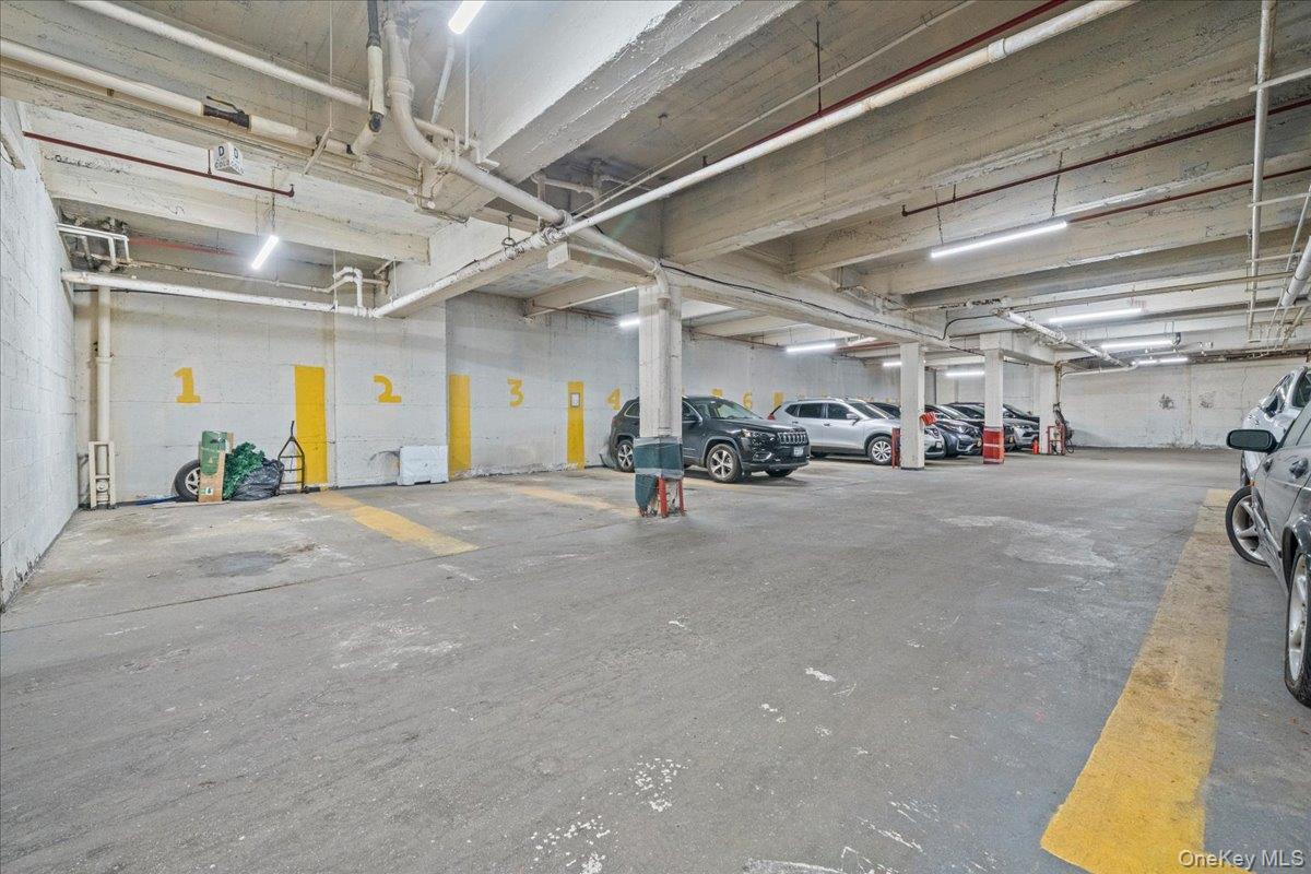 5425 Valles Avenue, Unit 4M photo 18