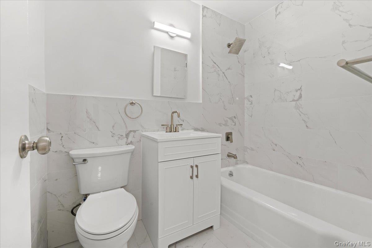 5425 Valles Avenue, Unit 4M photo 14