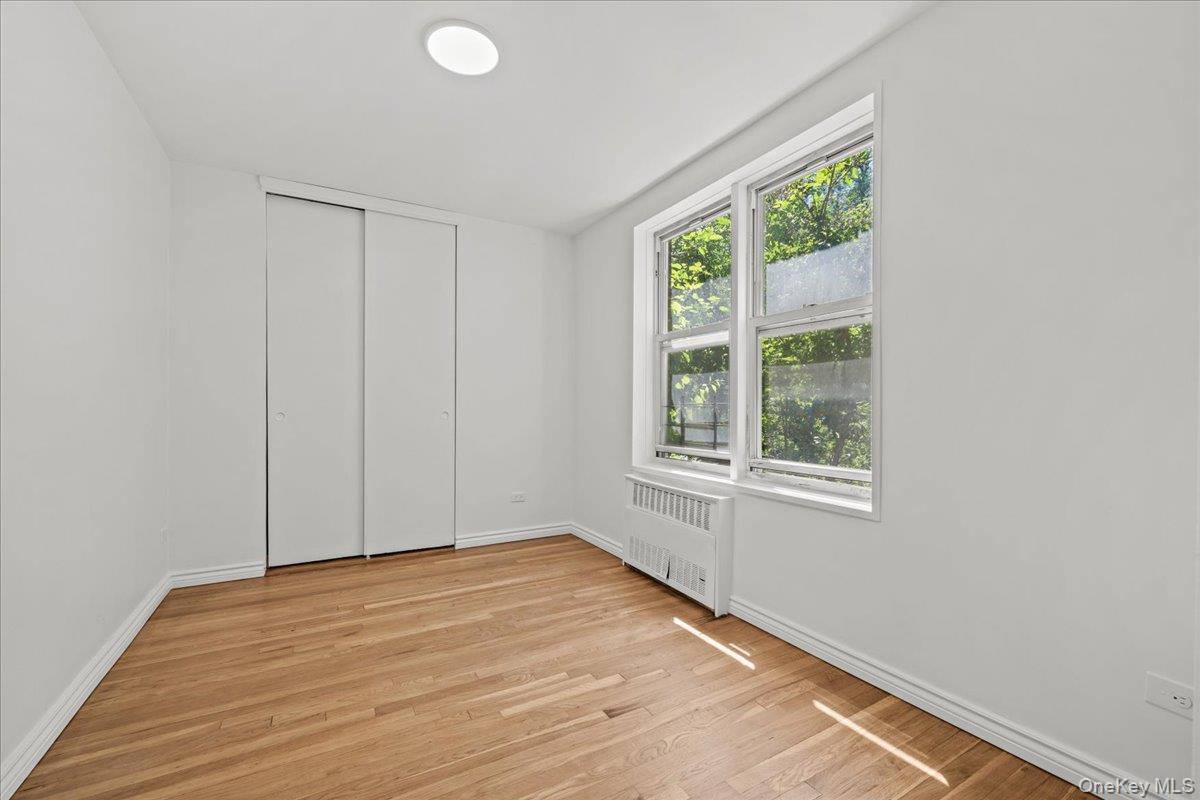 5425 Valles Avenue, Unit 4M photo 12