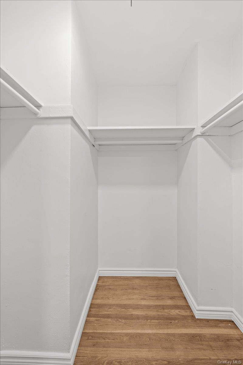 5425 Valles Avenue, Unit 4M photo 17