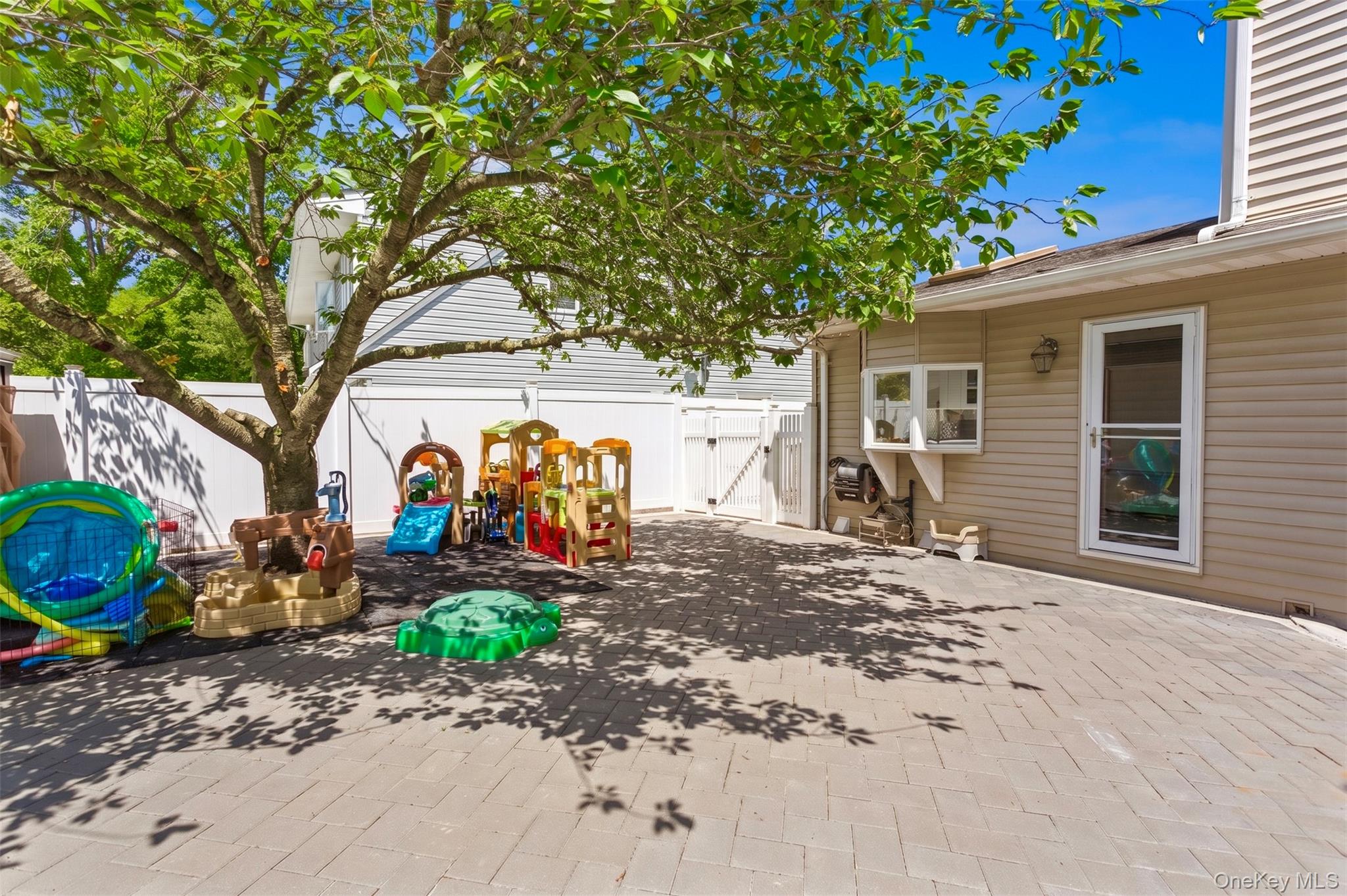 1566 Pebble Lane – For Sale photo 11