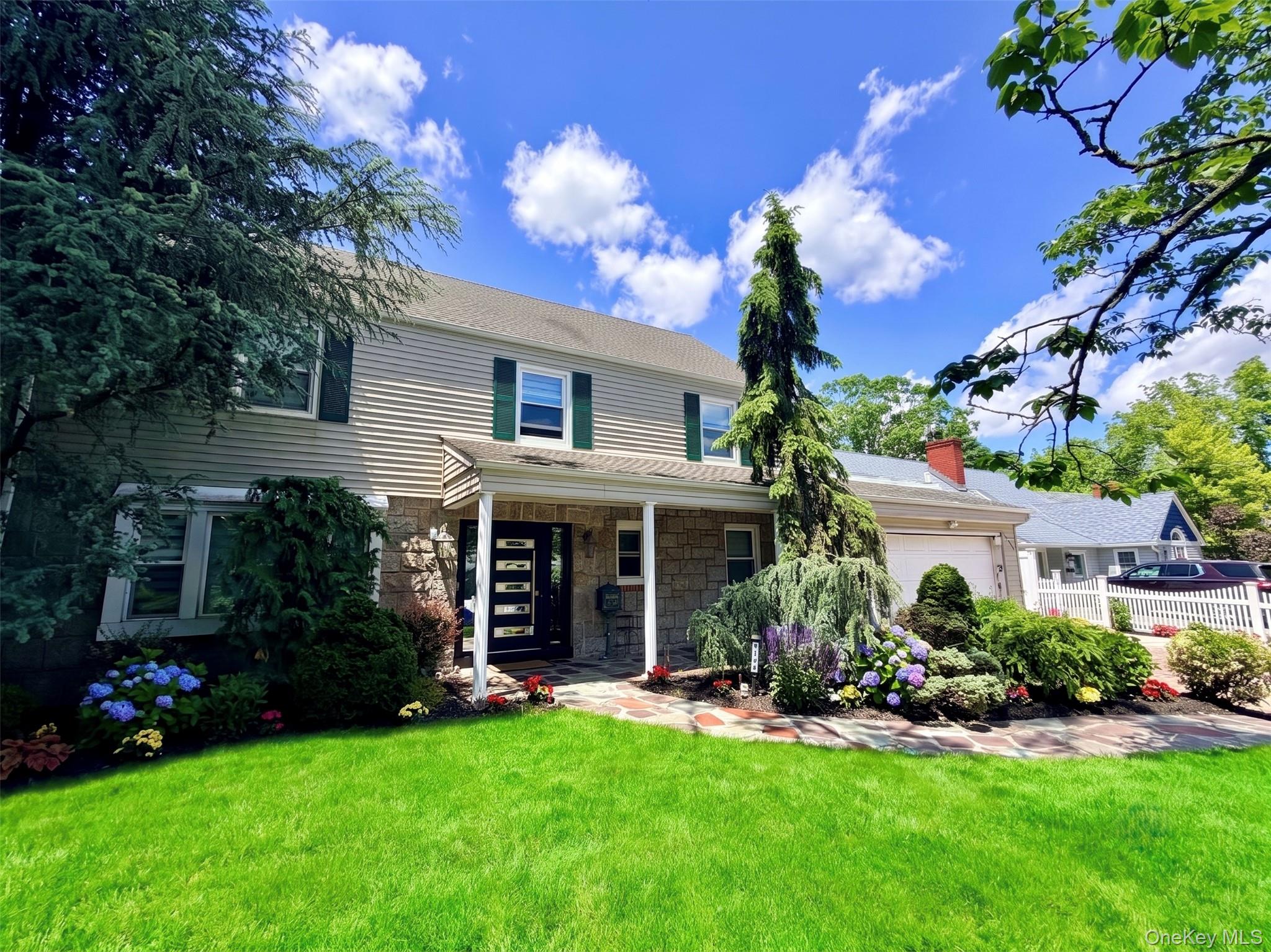1566 Pebble Lane – For Sale photo 2