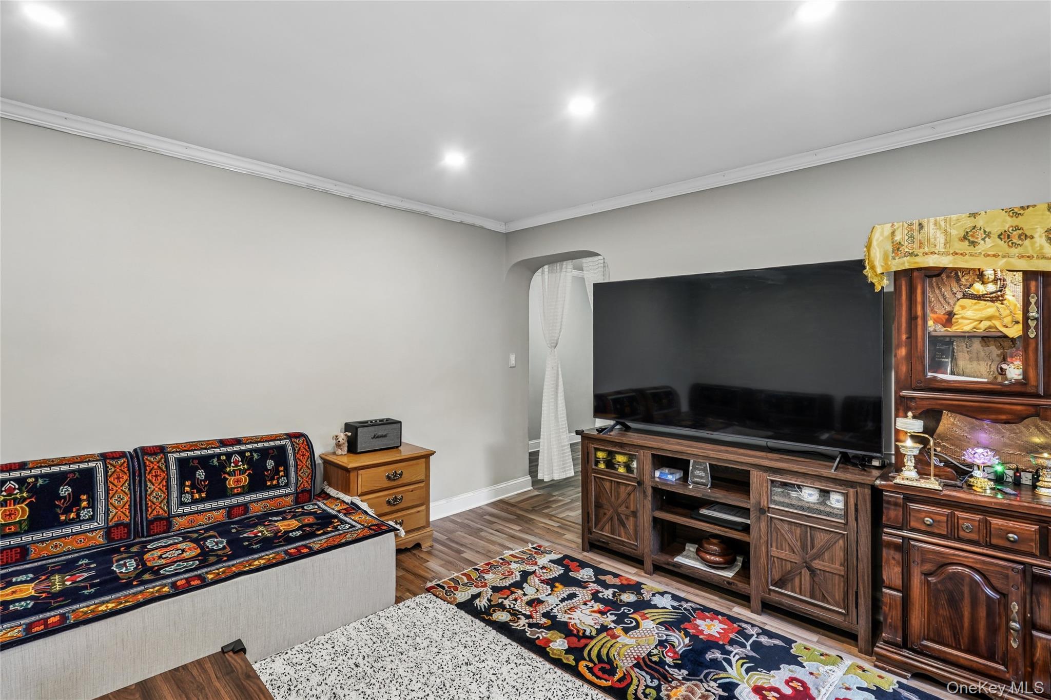 76-10 34th Avenue, Unit 3H photo 4