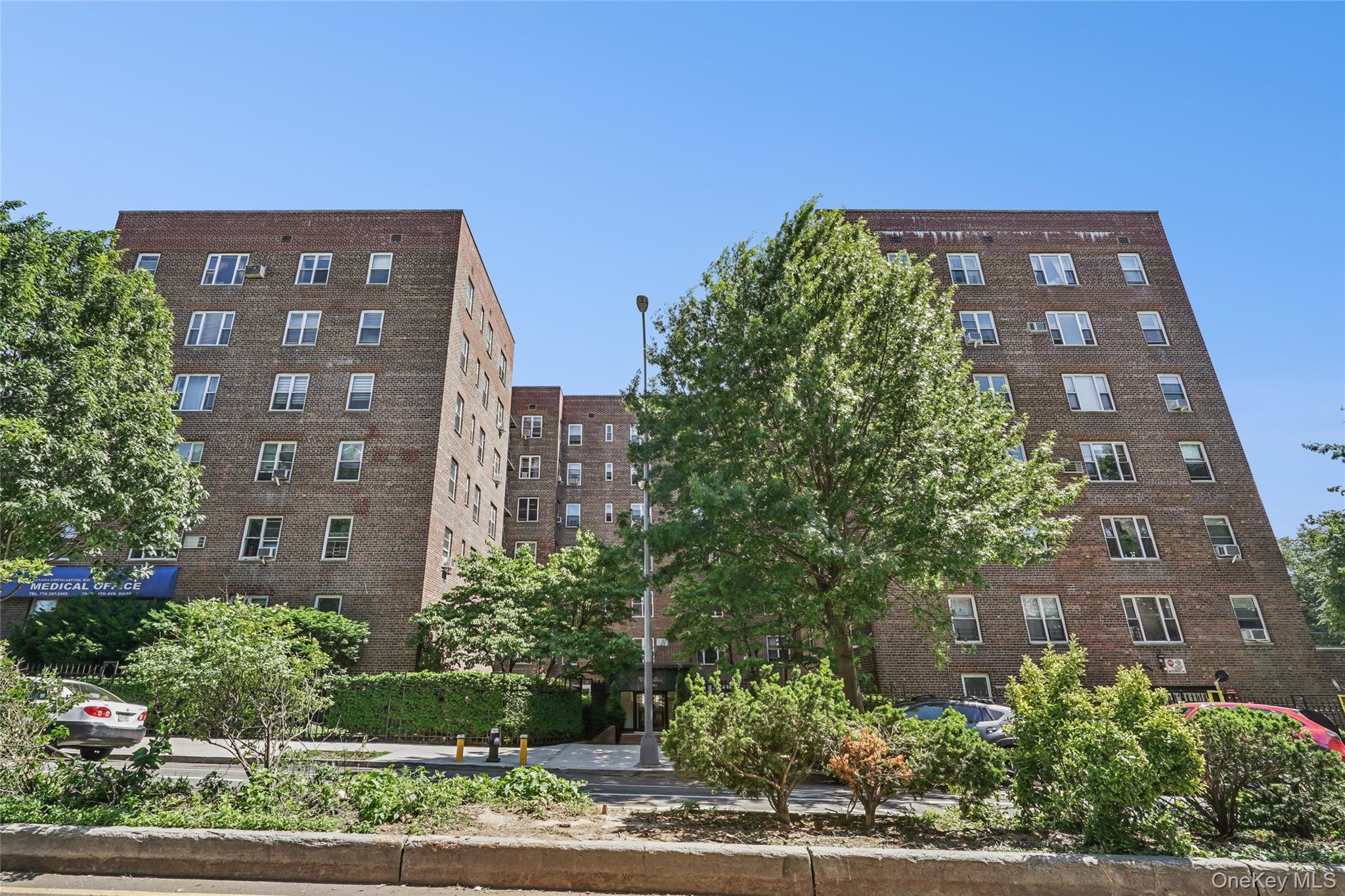 76-10 34th Avenue, Unit 3H photo 14