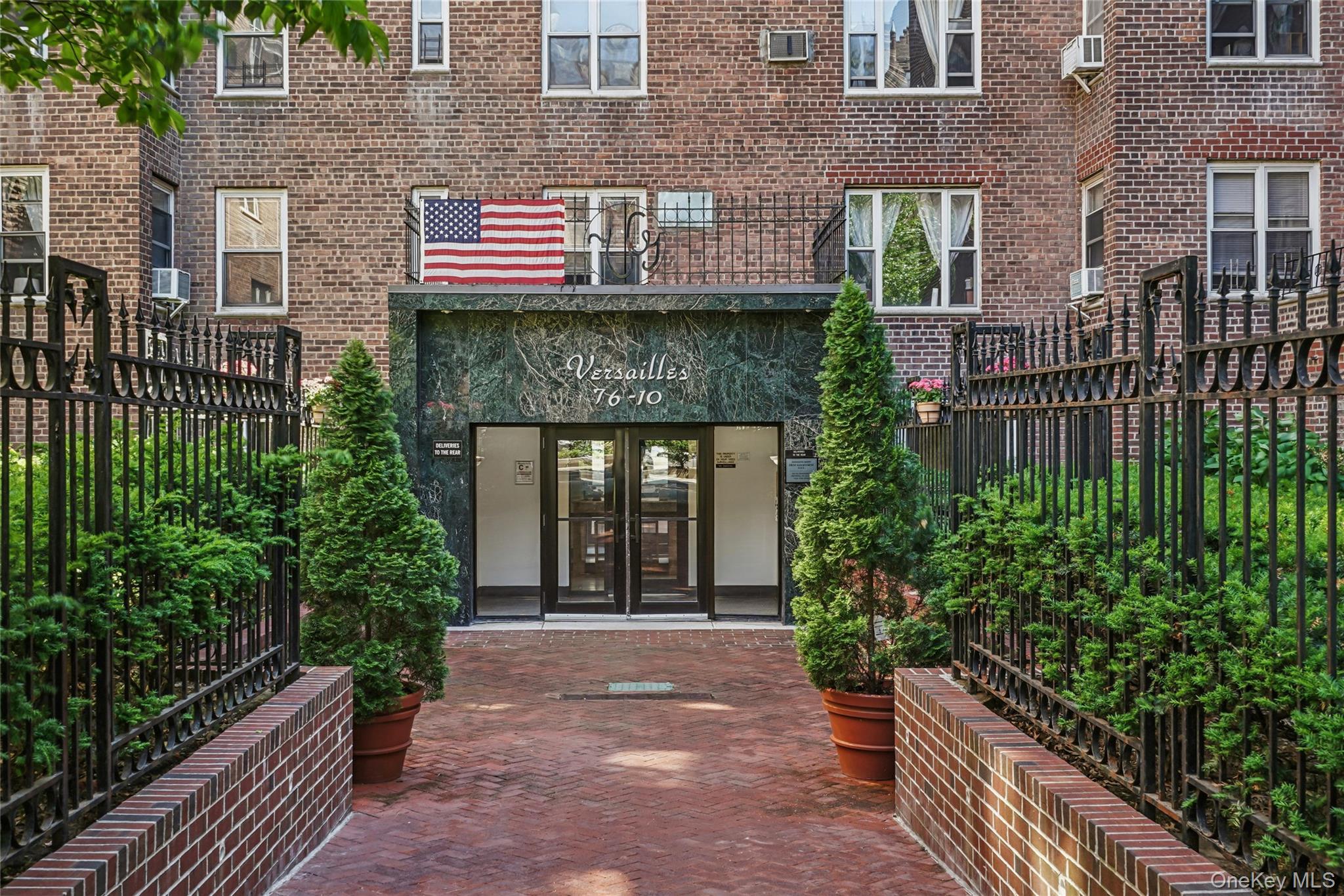 76-10 34th Avenue, Unit 3H photo 5