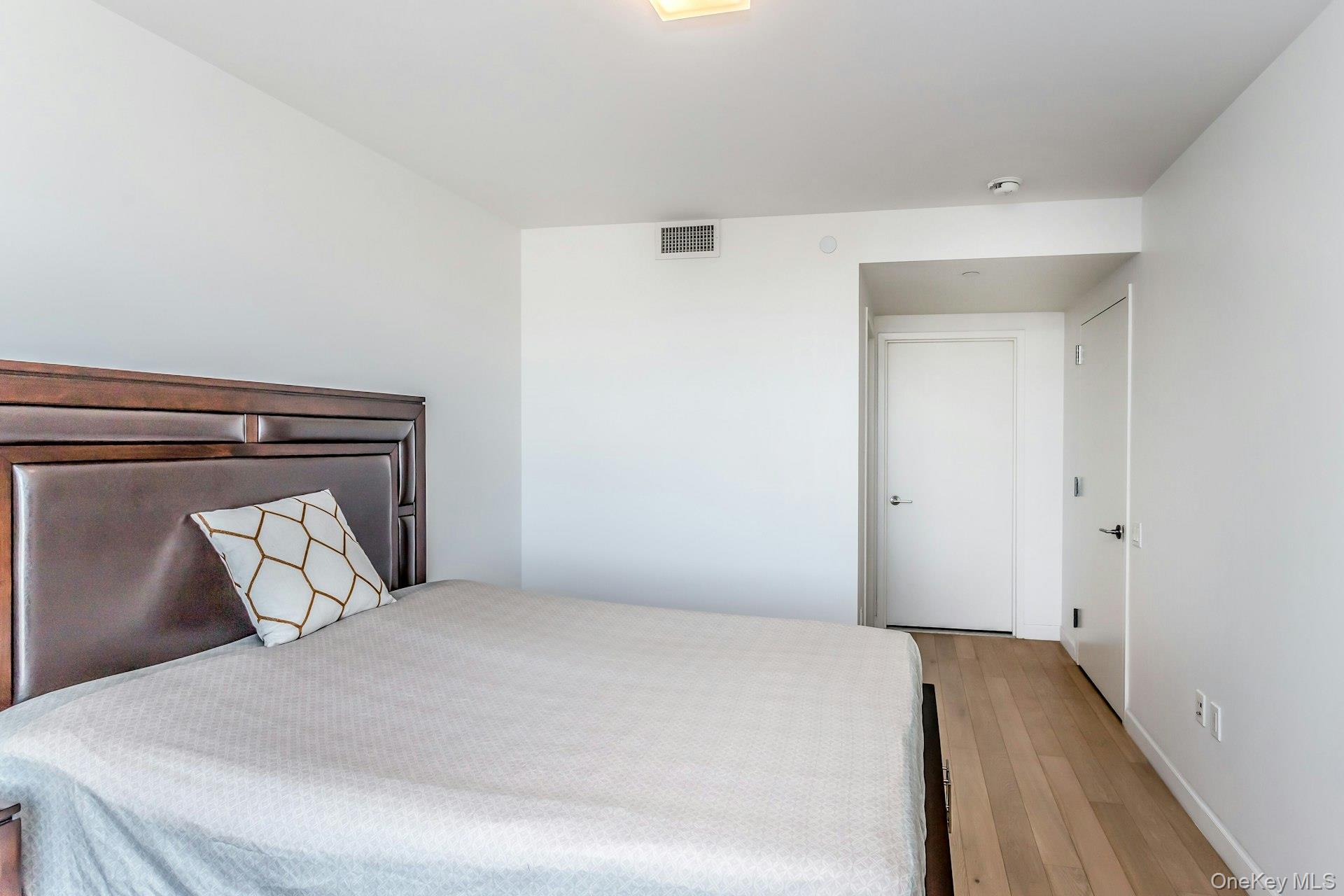138-35 39th Avenue, Unit 13L photo 27