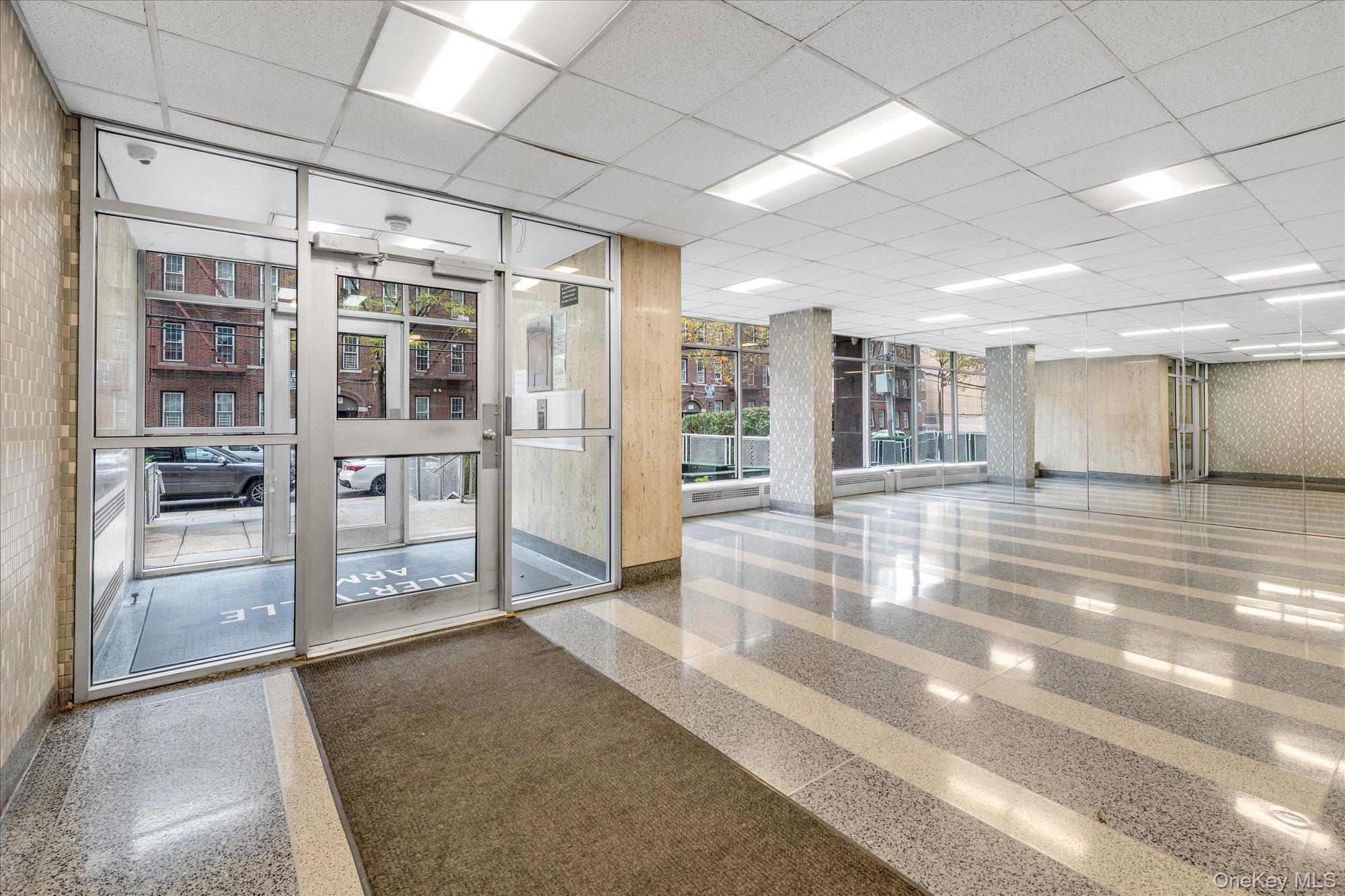 2550 Olinville Avenue, Unit 4E photo 4