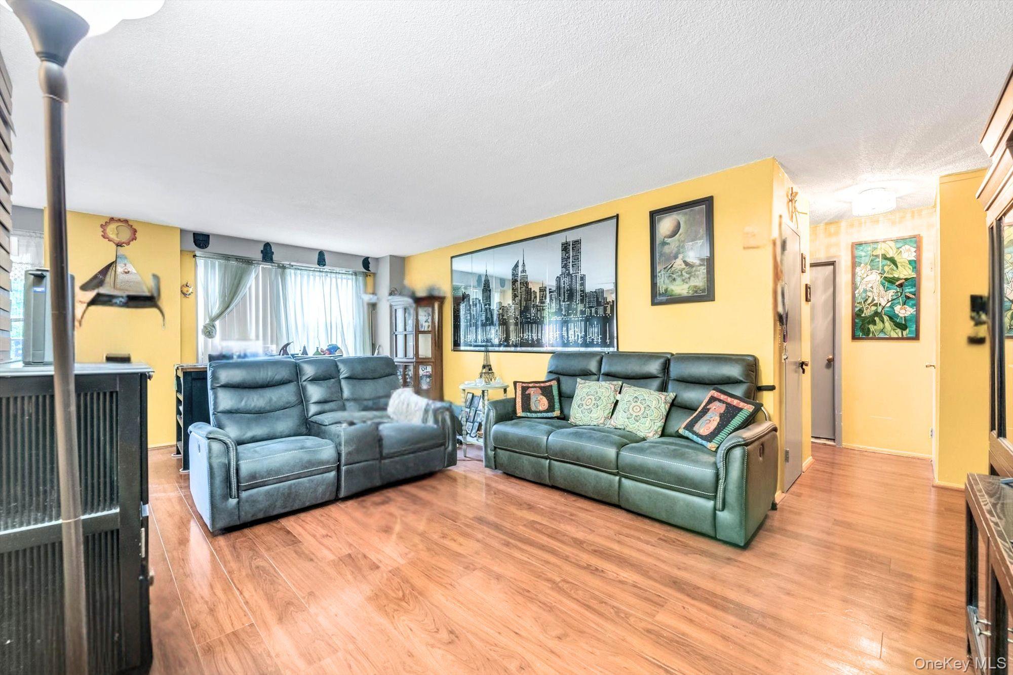 2550 Olinville Avenue, Unit 4E photo 11