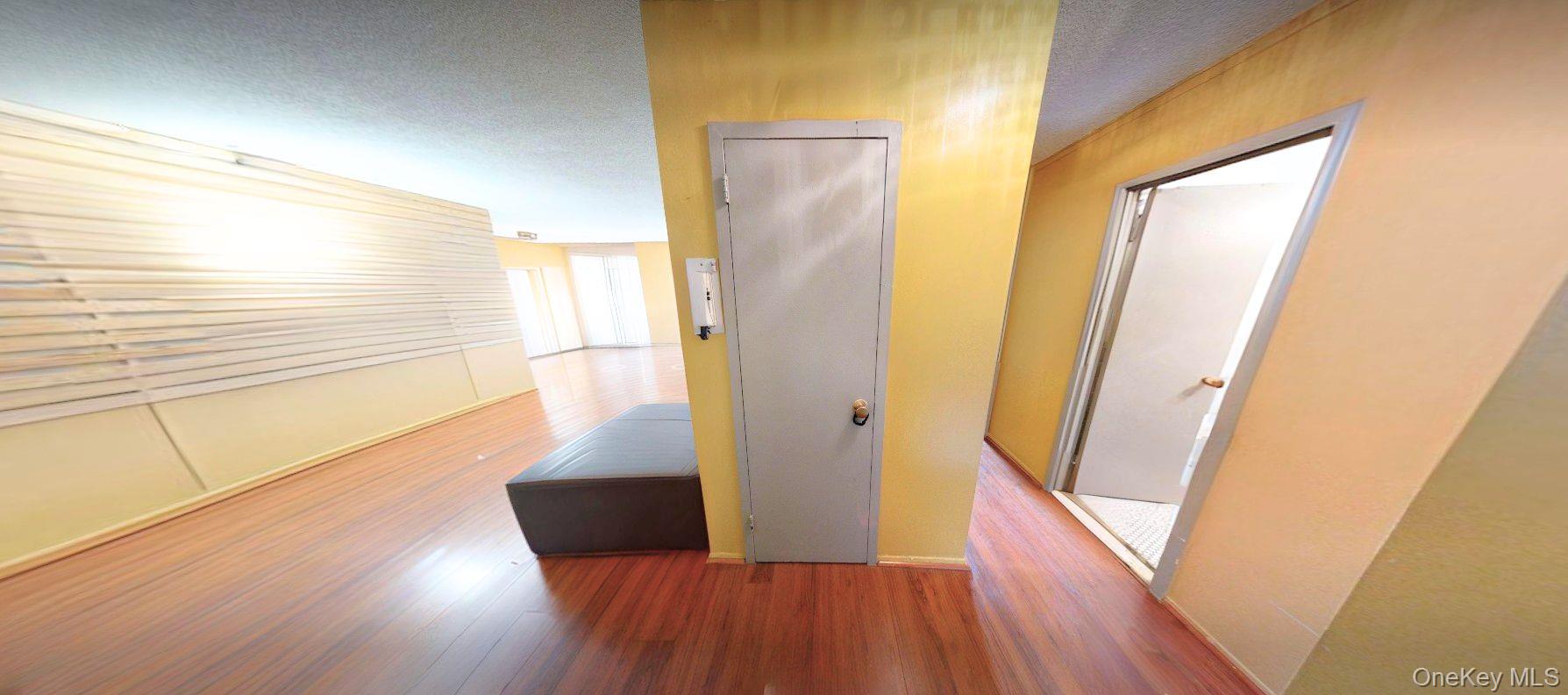 2550 Olinville Avenue, Unit 4E photo 2