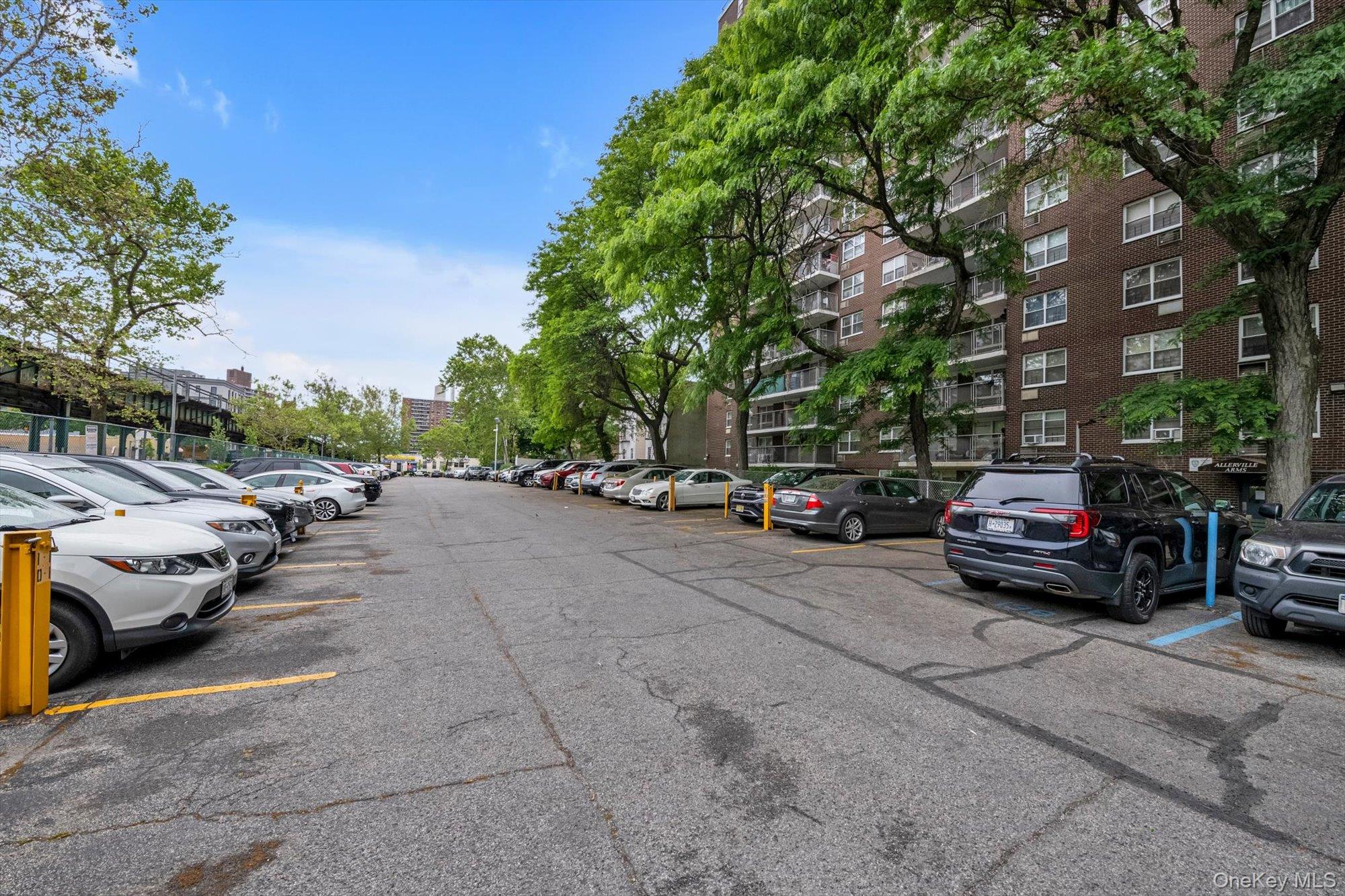 2550 Olinville Avenue, Unit 4E photo 17