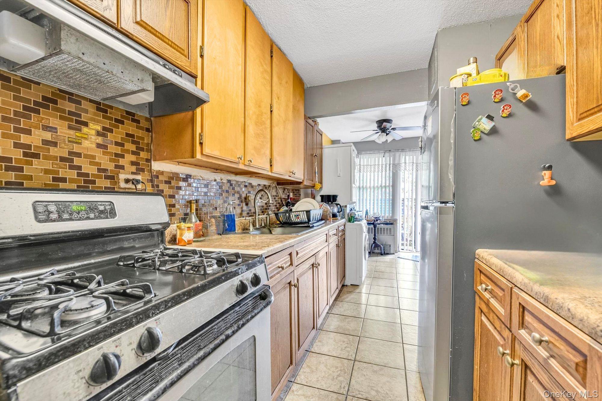 2550 Olinville Avenue, Unit 4E photo 14