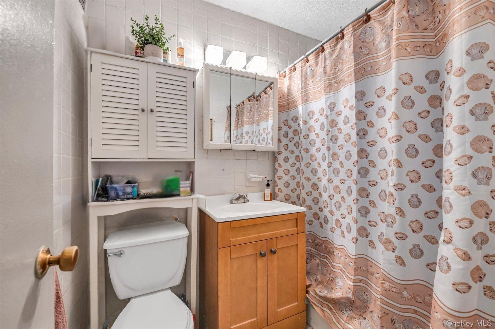 2550 Olinville Avenue, Unit 4E photo 8
