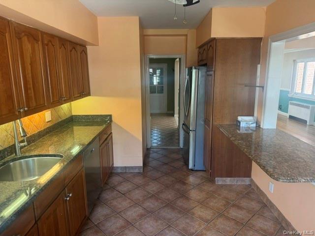 1922 Hering Avenue – For Sale photo 8