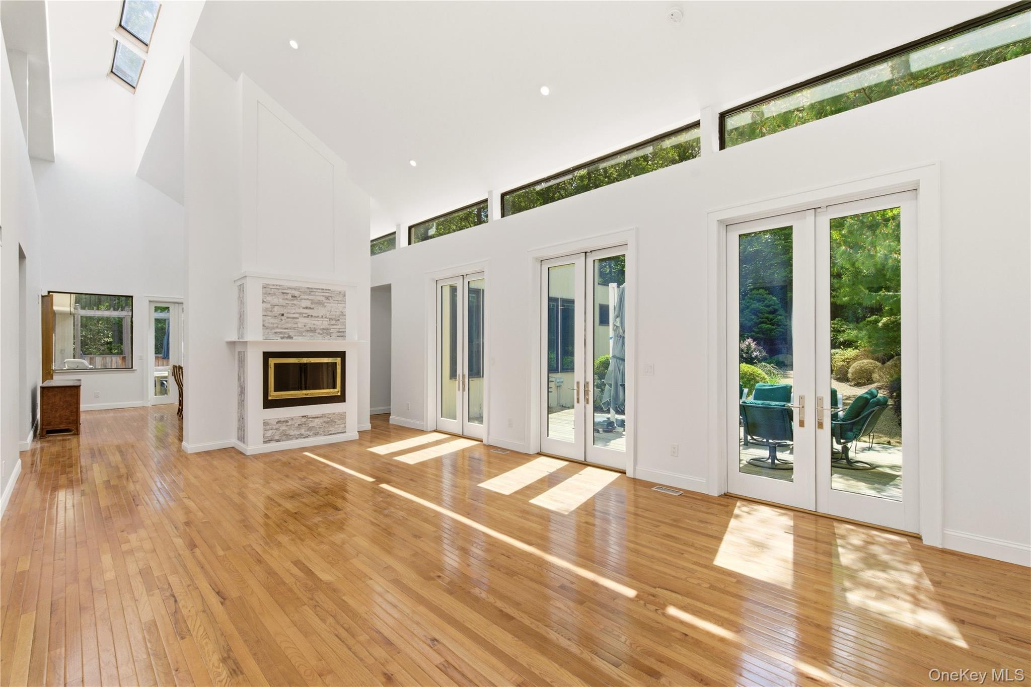 6 Deepwood Court – For Sale photo 3